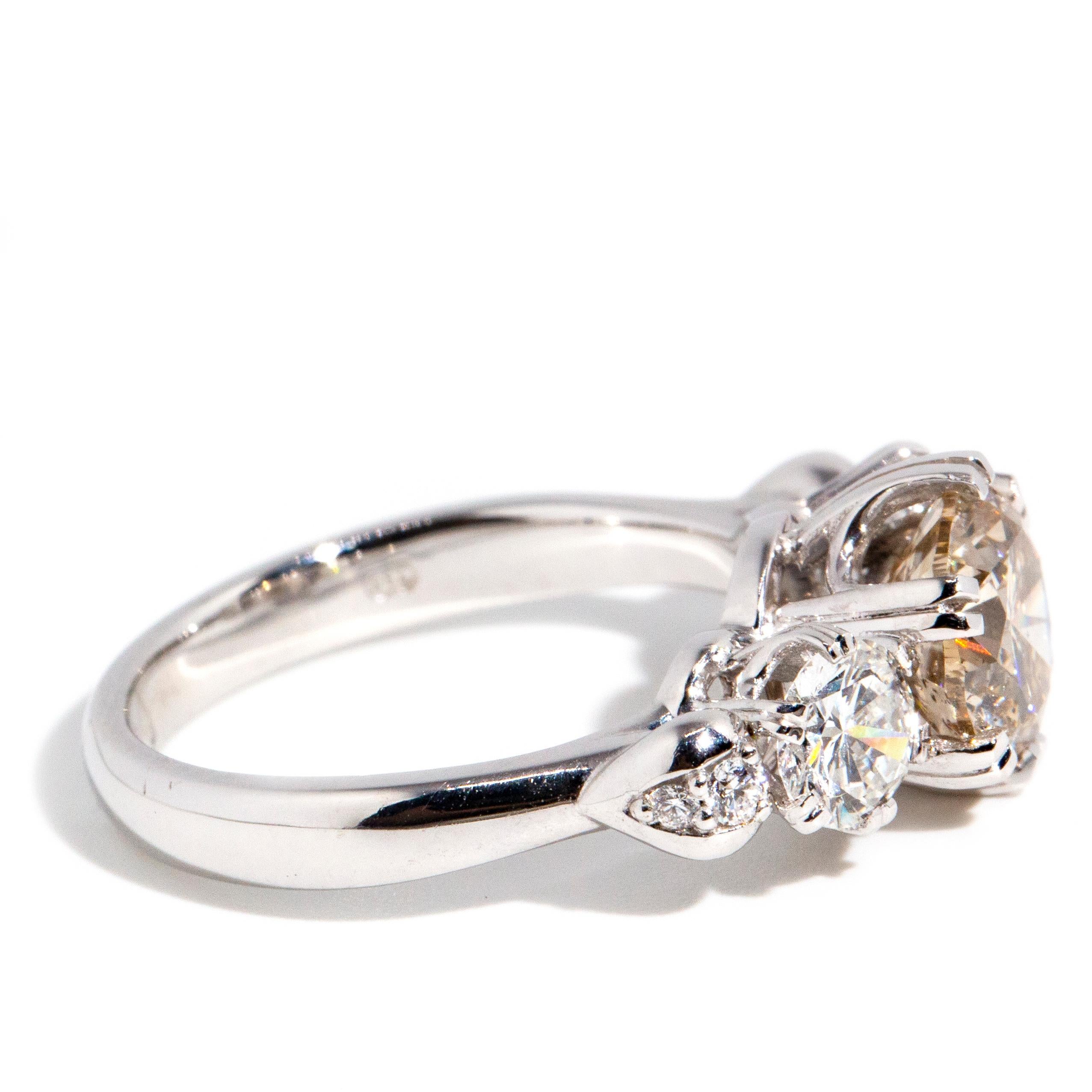 Contemporary 2.90 Carat Brilliant Diamond Engagement Ring 18 Carat White Gold In New Condition For Sale In Hamilton, AU