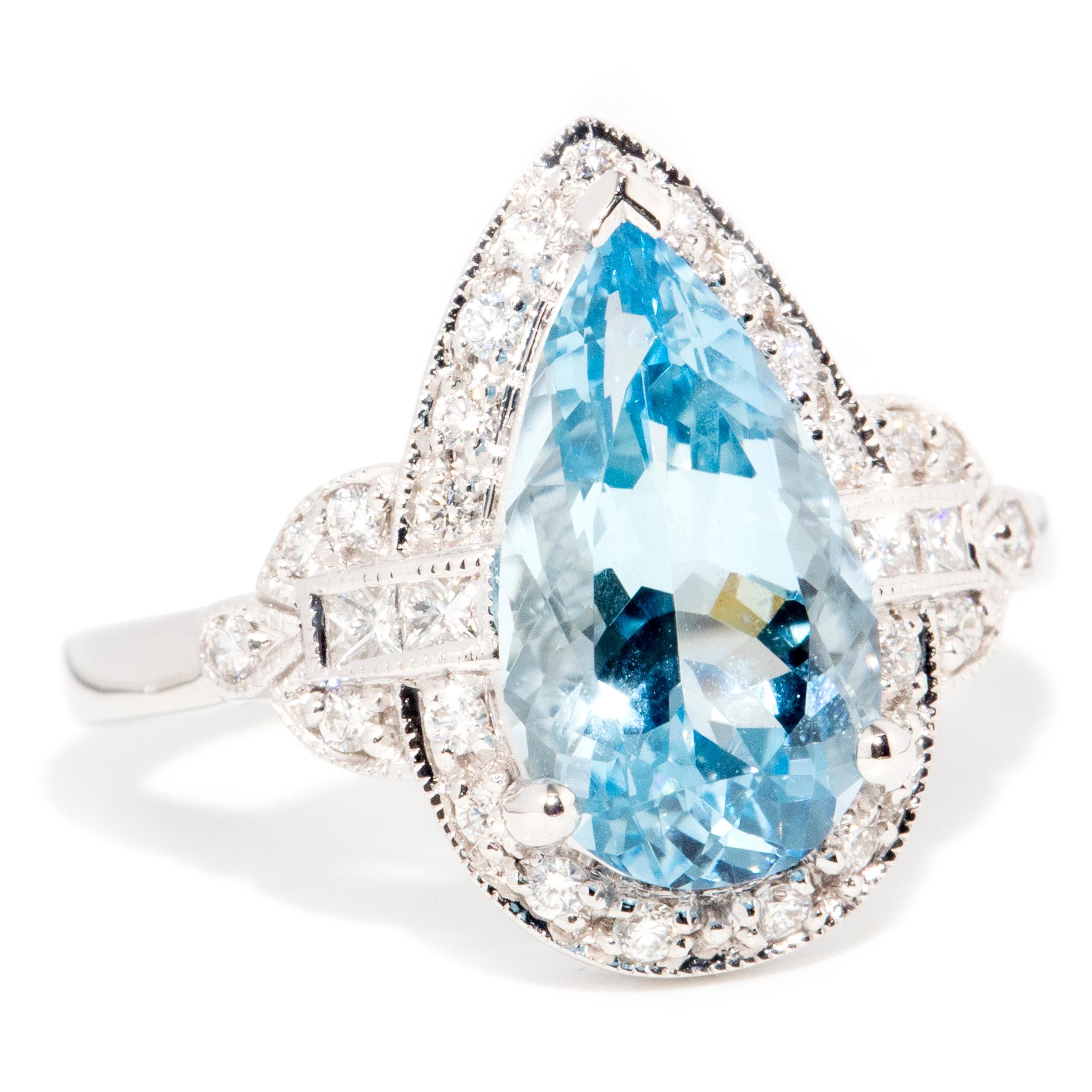 Pear Cut Contemporary 2.95 Carat Fine Blue Aquamarine & Diamond Ring 18 Carat White Gold