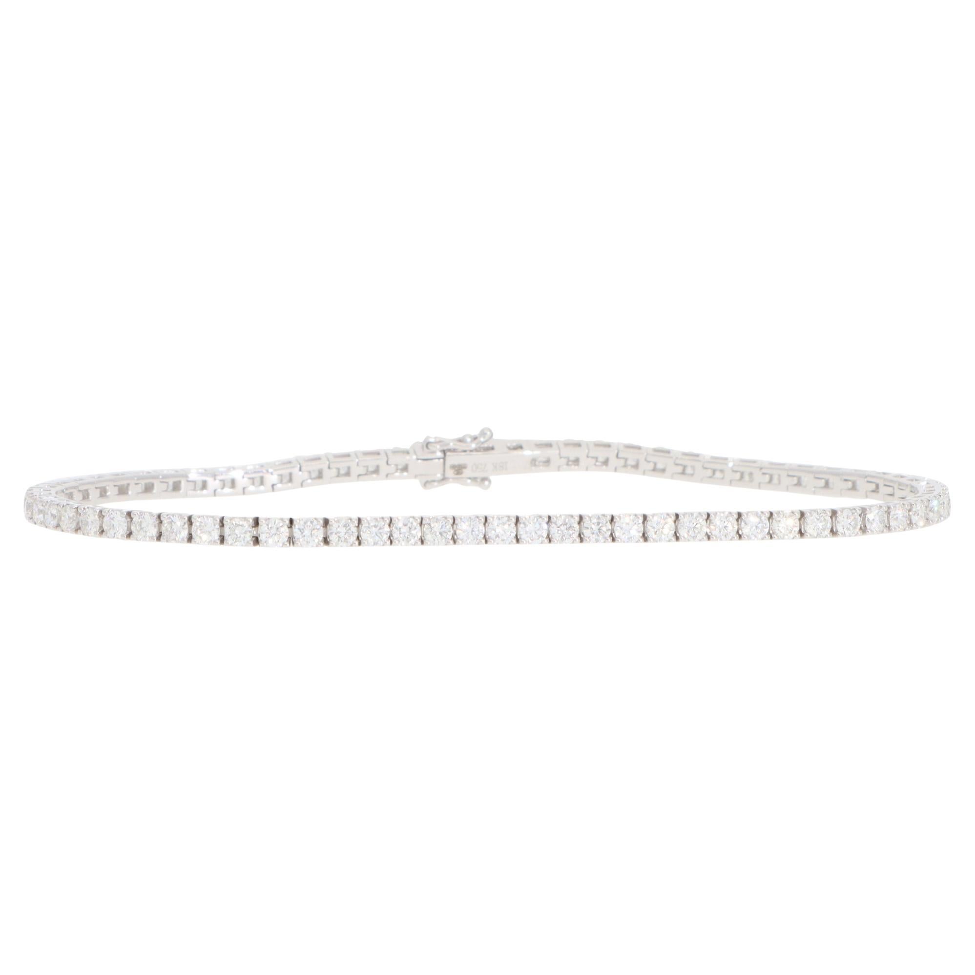 Bracelet de tennis contemporain en or blanc avec ligne de diamants de 2.99ct