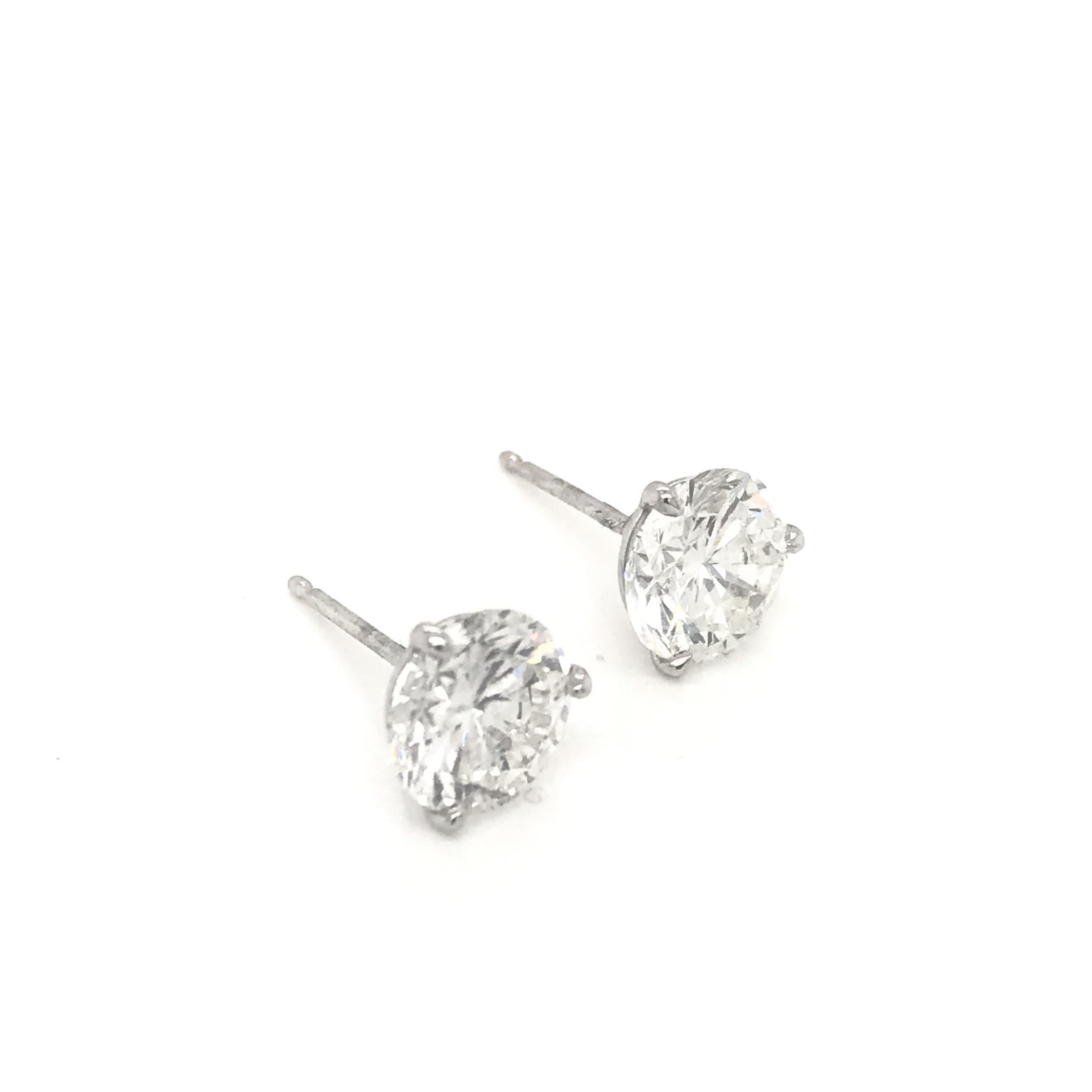 Round Cut Contemporary 3 Carat Total Weight Diamond Stud Earrings