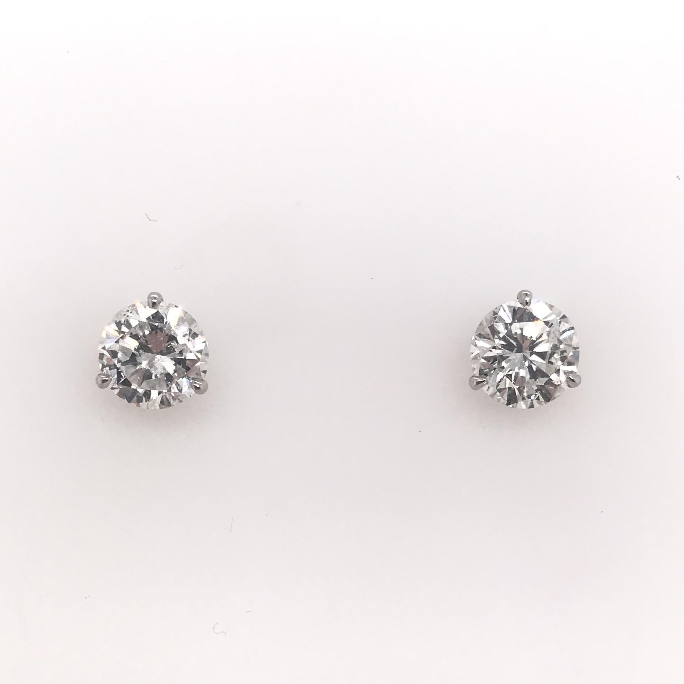 Contemporary 3 Carat Total Weight Diamond Stud Earrings In New Condition In Montgomery, AL