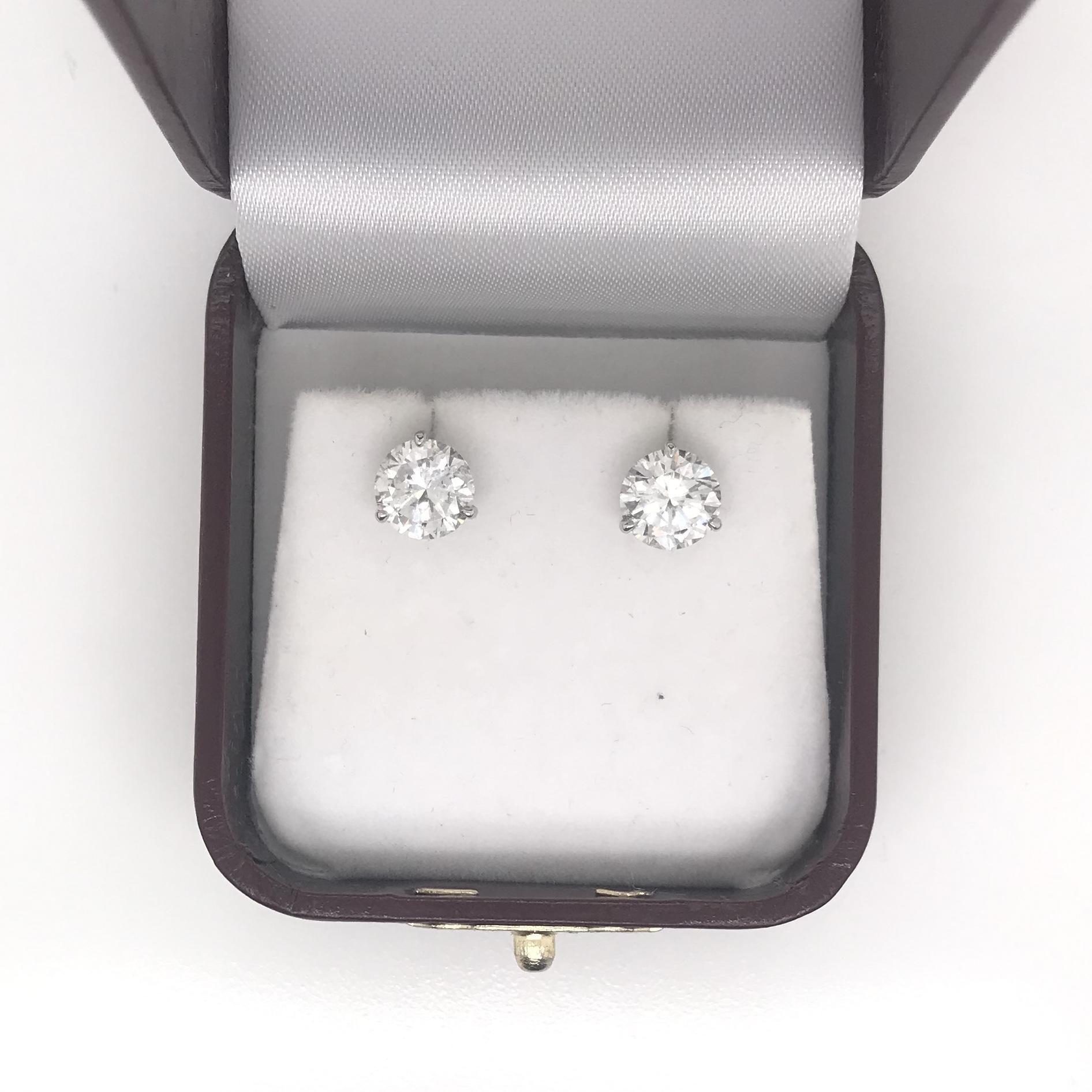 Contemporary 3 Carat Total Weight Diamond Stud Earrings 2