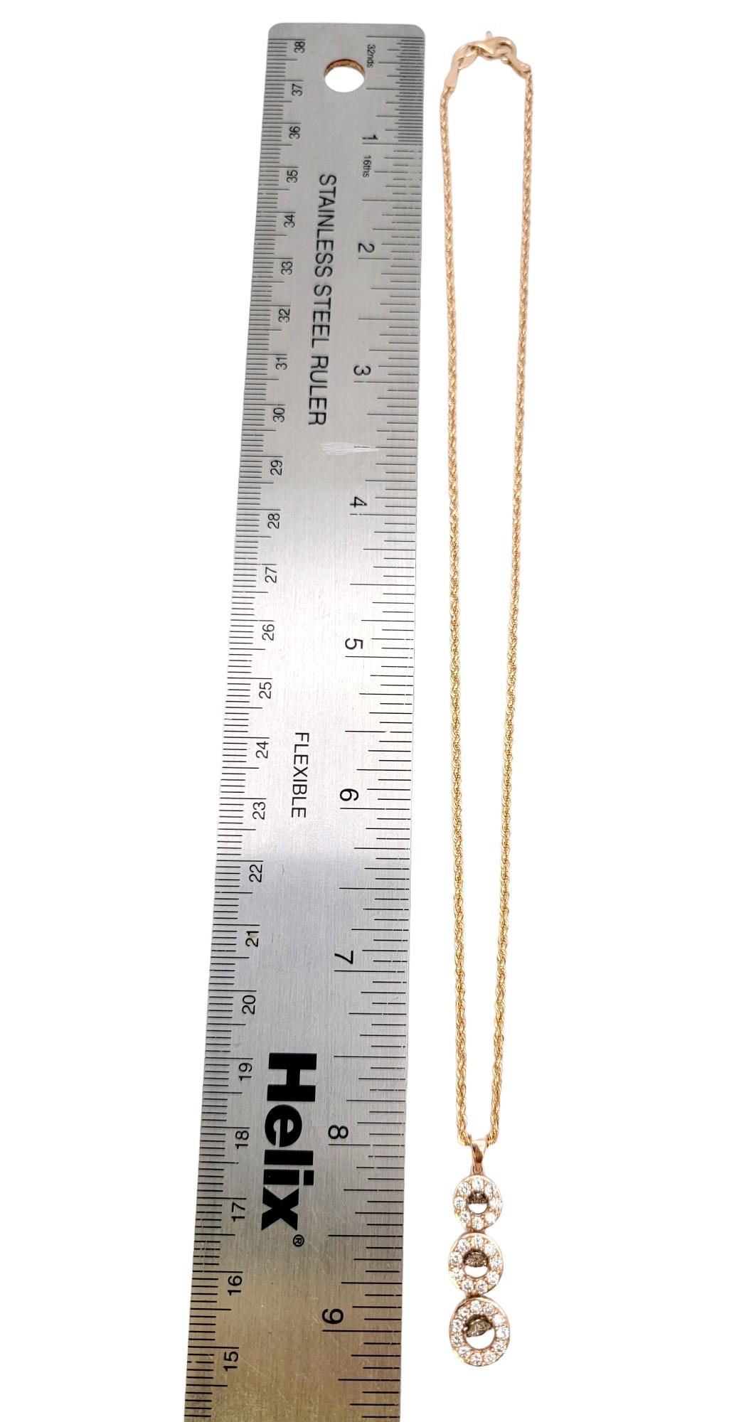 Collier pendentif contemporain en or rose 14 carats à 3 cercles de diamants pavés  en vente 7