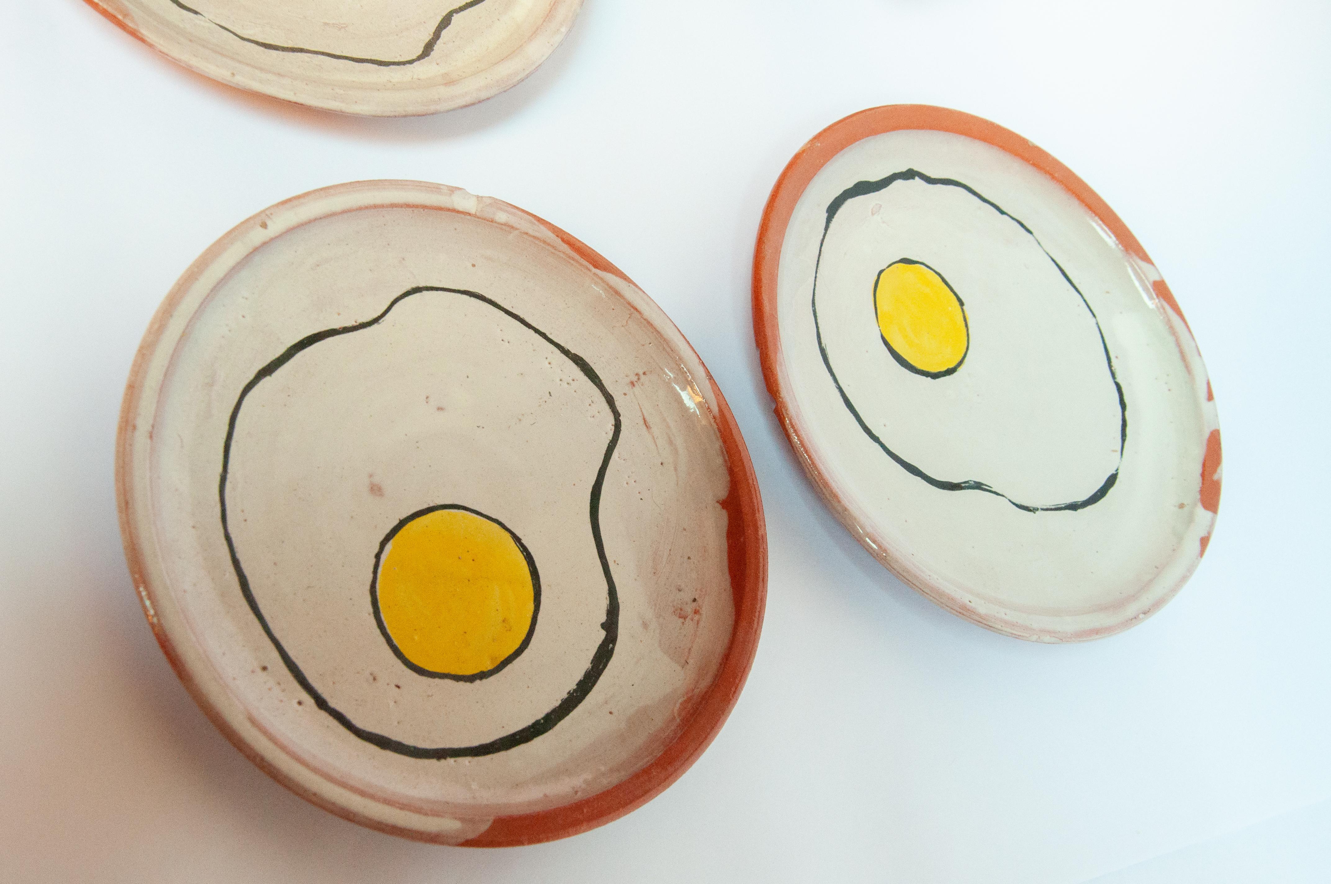 Zeitgenössische 3 Medium Egg Plates Keramik Ton Handmade Mexican (Handgefertigt) im Angebot