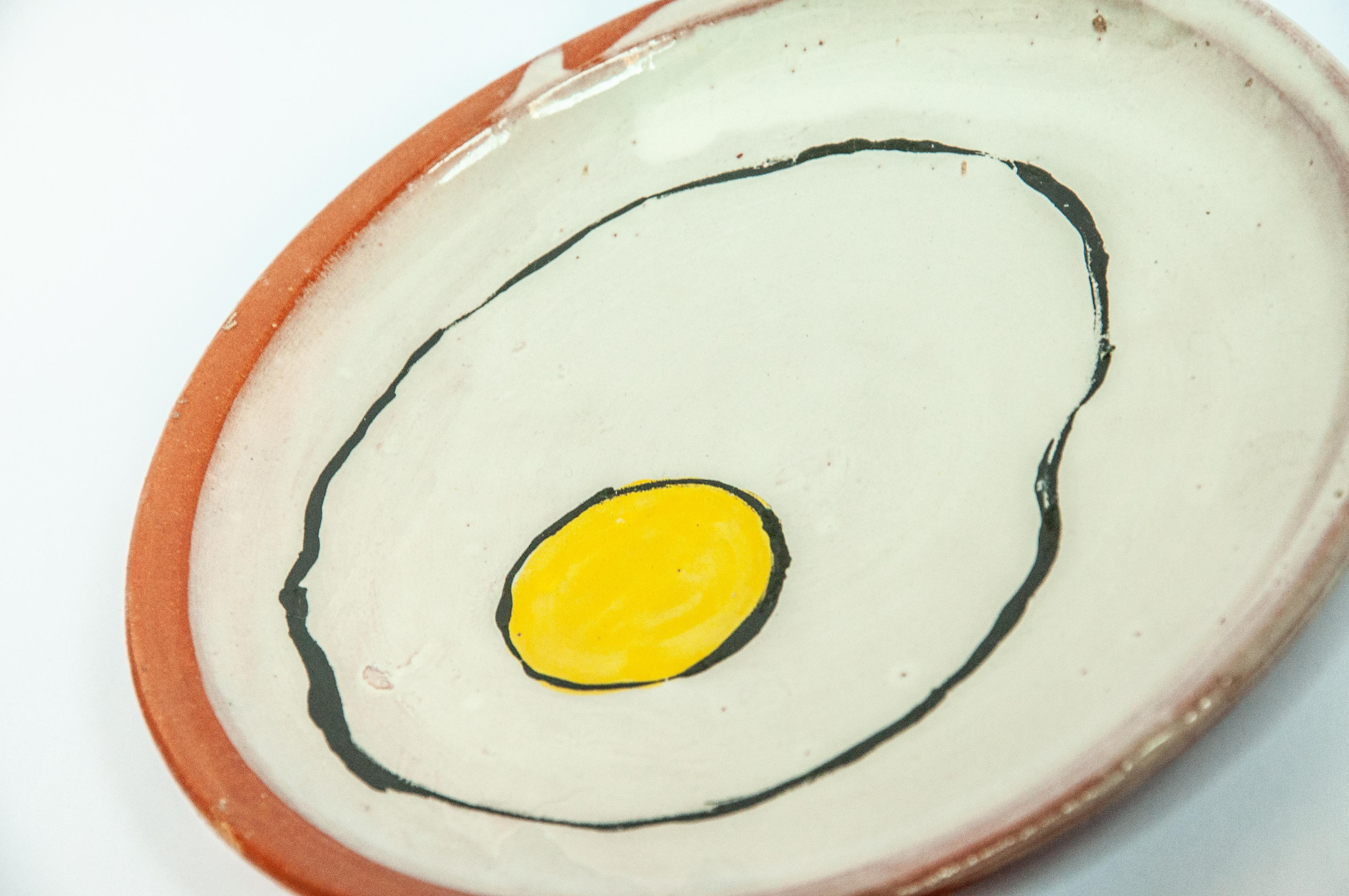 Contemporary 8 Large Egg Plates Ceramic Clay Handmade Mexican In New Condition For Sale In Queretaro, Queretaro