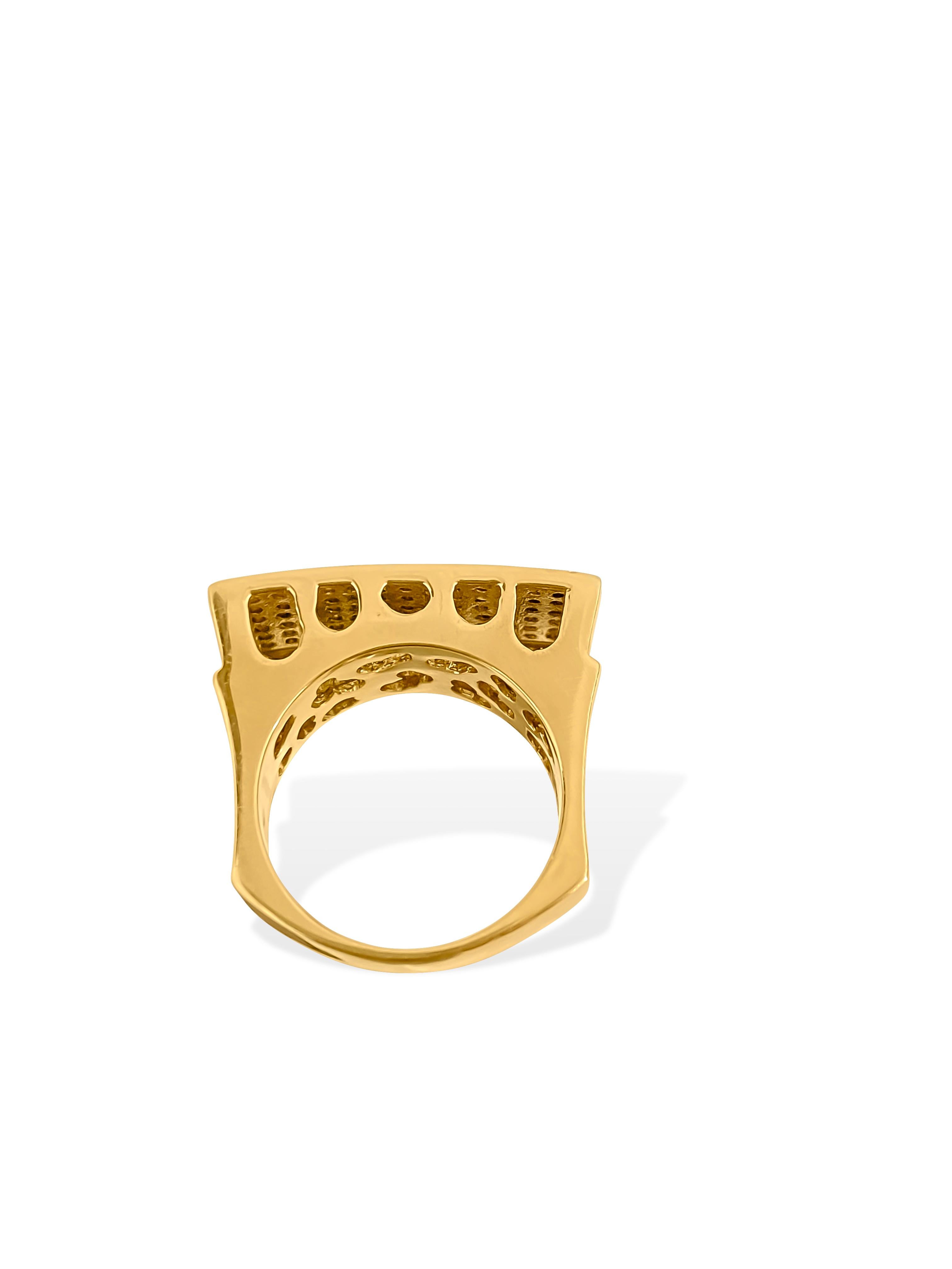 In 18K yellow gold, this custom-made men's ring boasts a total carat weight of 3.00 carats of white diamonds, each exhibiting VS-SI clarity and F color. Set in a bead setting, these round brilliant cut diamonds radiate brilliance and elegance. With