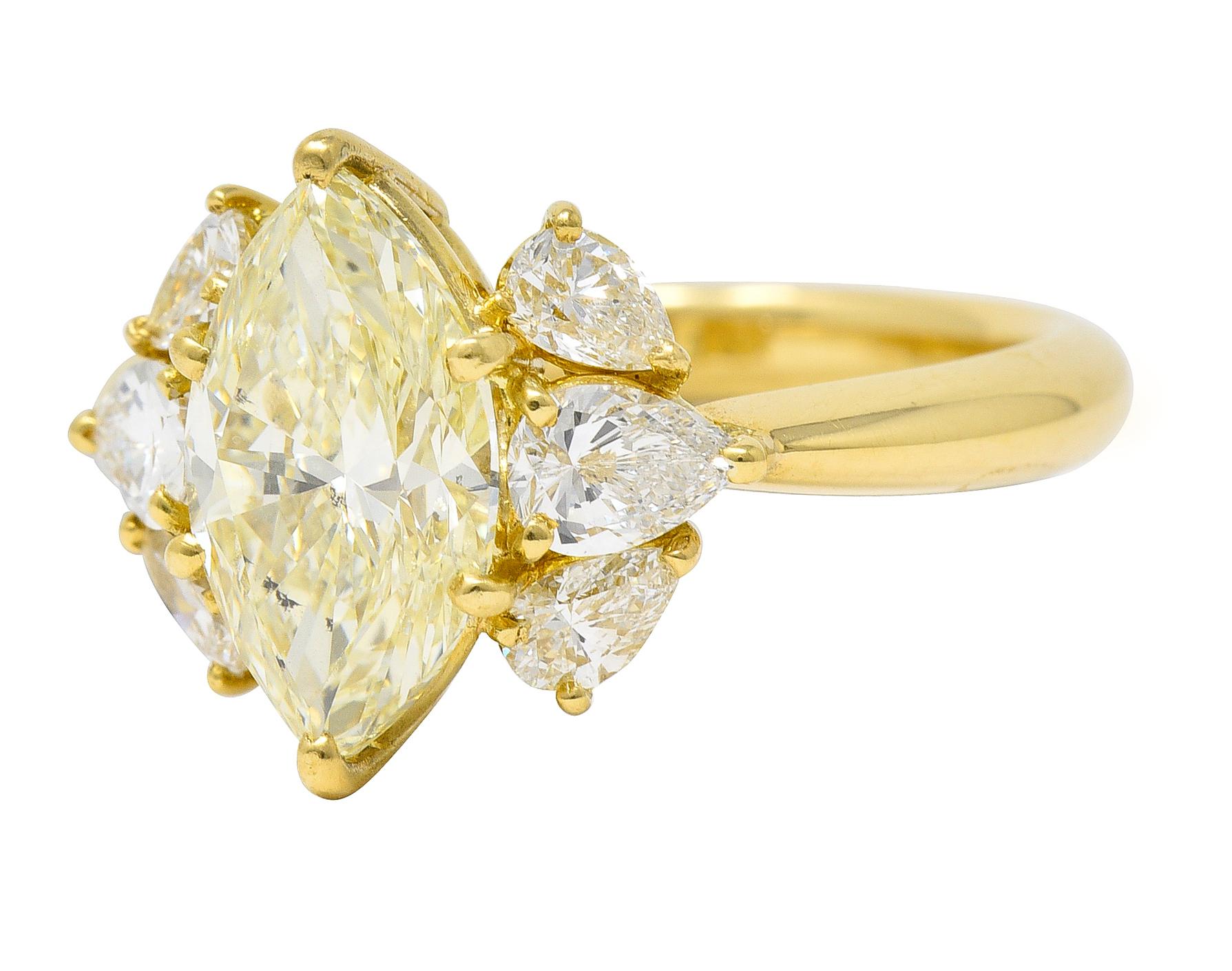 Contemporary 3.00 Carats Fancy Yellow Diamond 18 Karat Gold Engagement Ring 1