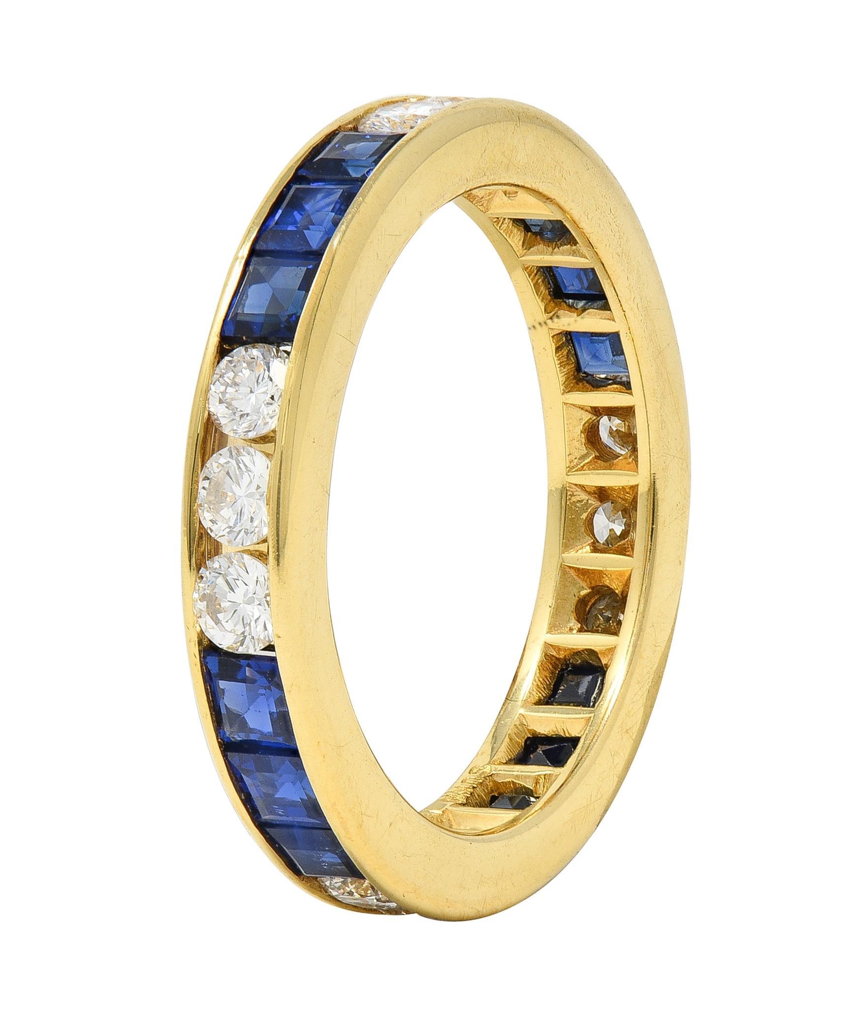 Taglio brillante Anello a fascia per l'eternità in oro 18 carati con zaffiro e diamante da 3,00 CTW in vendita