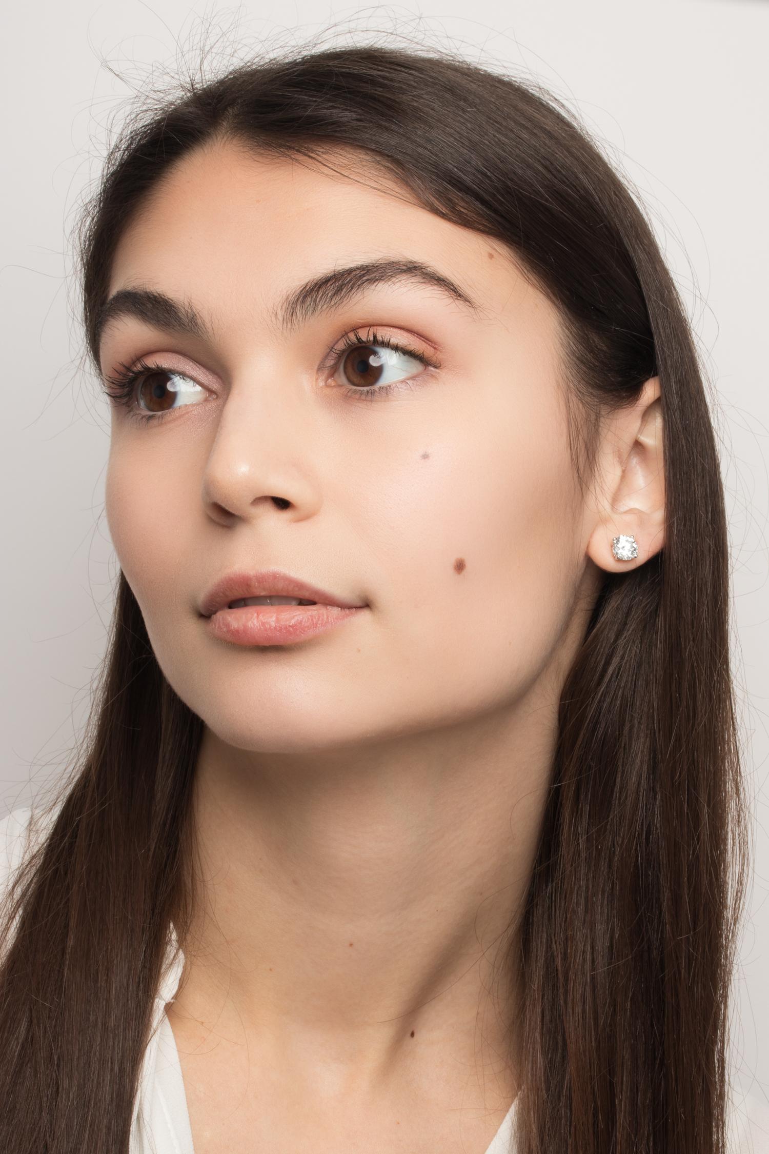 Contemporary 3.00ct Diamond Stud Earrings (Brillantschliff) im Angebot