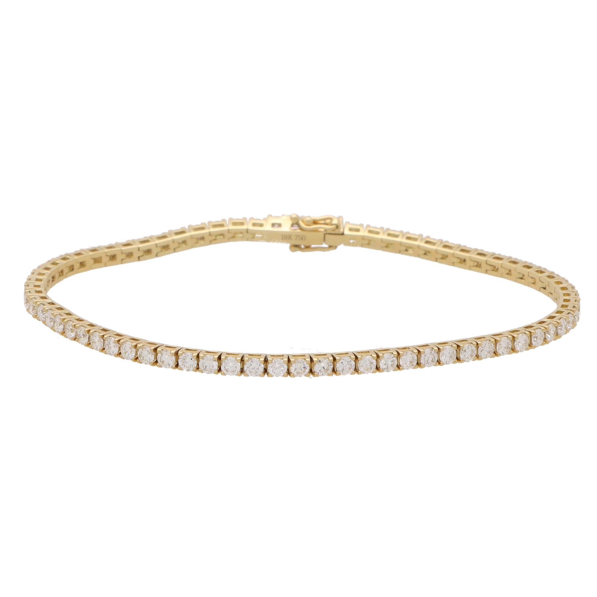 Modern Contemporary 3.01ct Diamond Tennis Bracelet in Yellow Gold For Sale