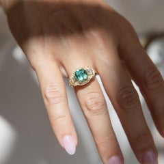 Contemporary 3.02 Carat Green Tourmaline & Diamond Ring 18 Carat Yellow Gold