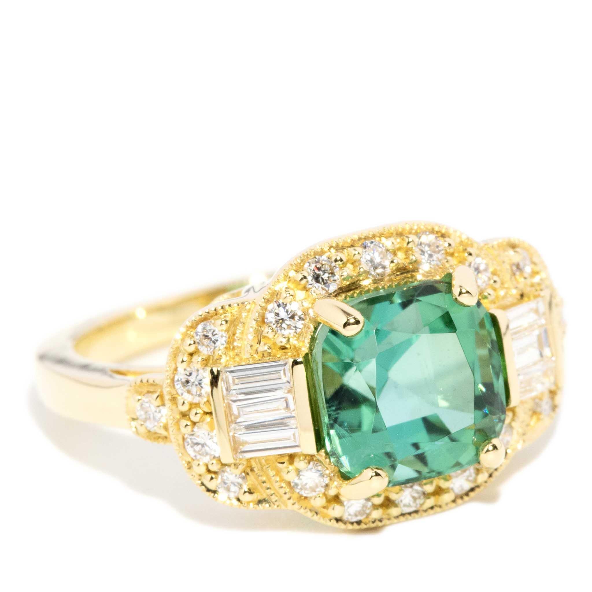 Contemporary 3,02 Karat Grüner Turmalin & Diamant Ring 18 Karat Gelbgold (Kissenschliff) im Angebot