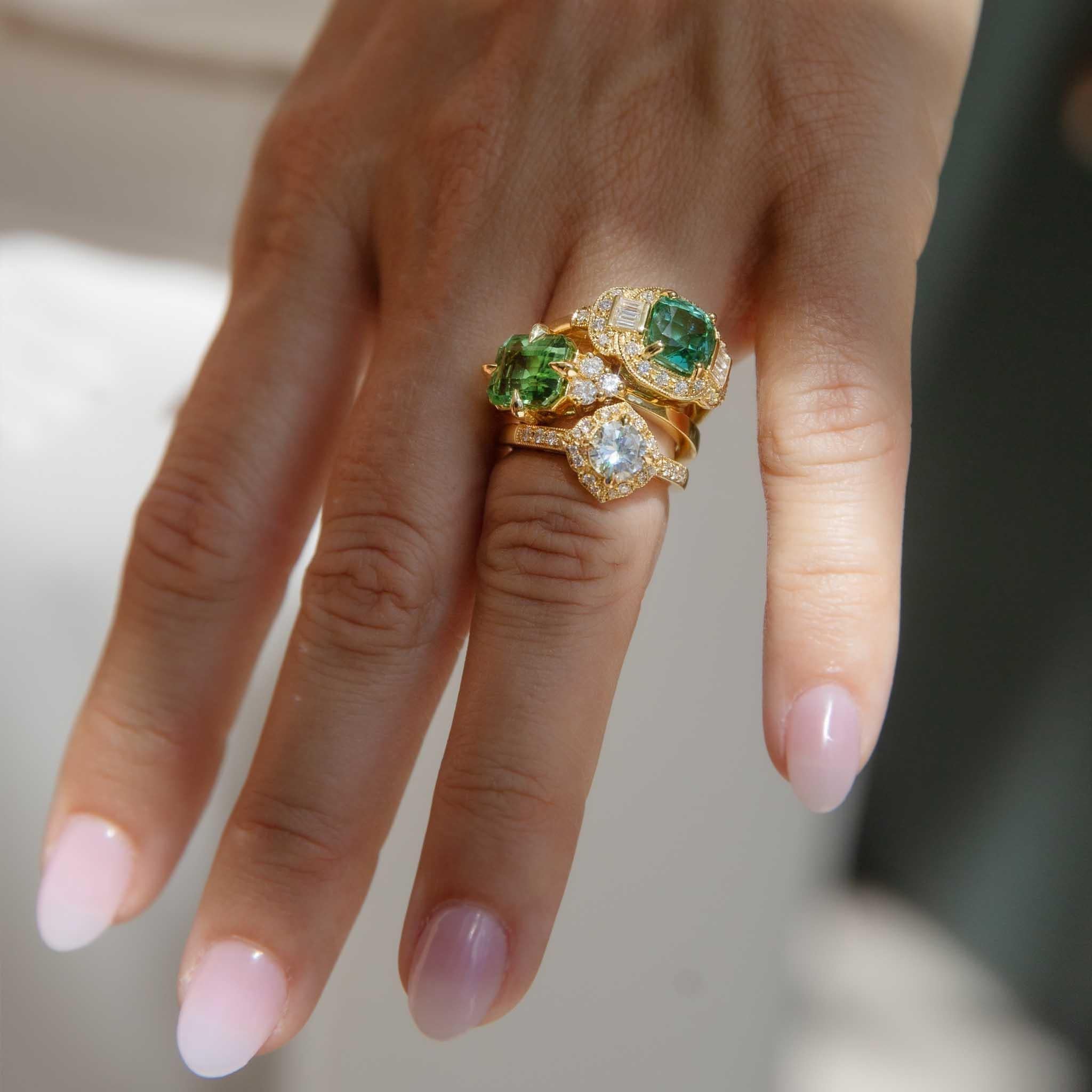 Contemporary 3,02 Karat Grüner Turmalin & Diamant Ring 18 Karat Gelbgold im Zustand „Neu“ im Angebot in Hamilton, AU