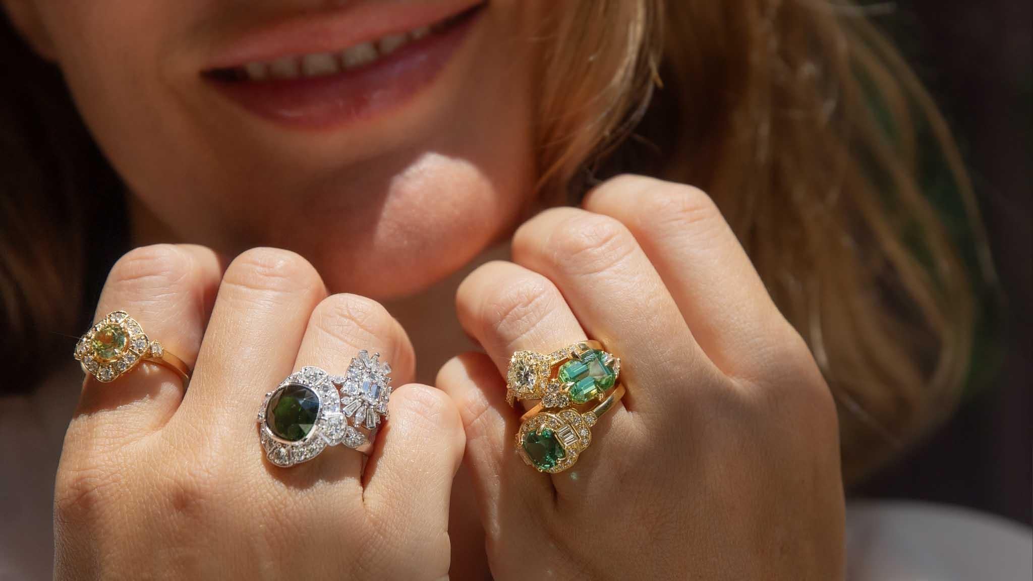 Contemporary 3,02 Karat Grüner Turmalin & Diamant Ring 18 Karat Gelbgold im Angebot 3