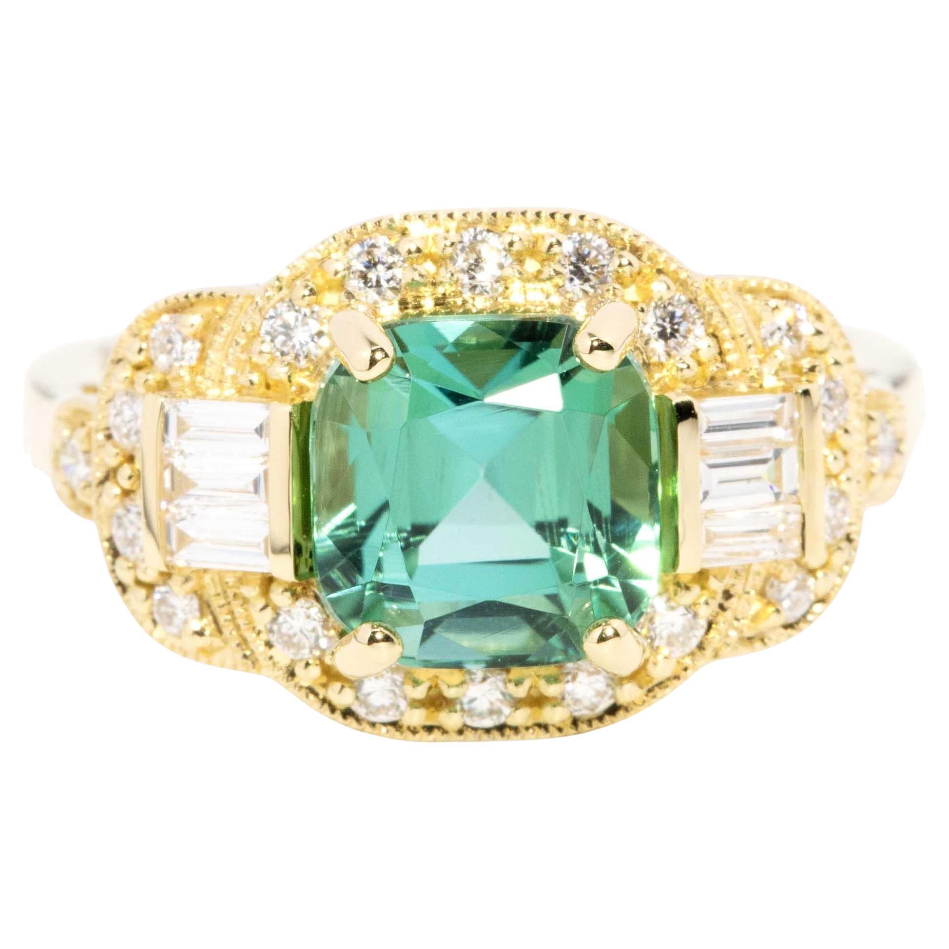 Contemporary 3.02 Carat Green Tourmaline & Diamond Ring 18 Carat Yellow Gold