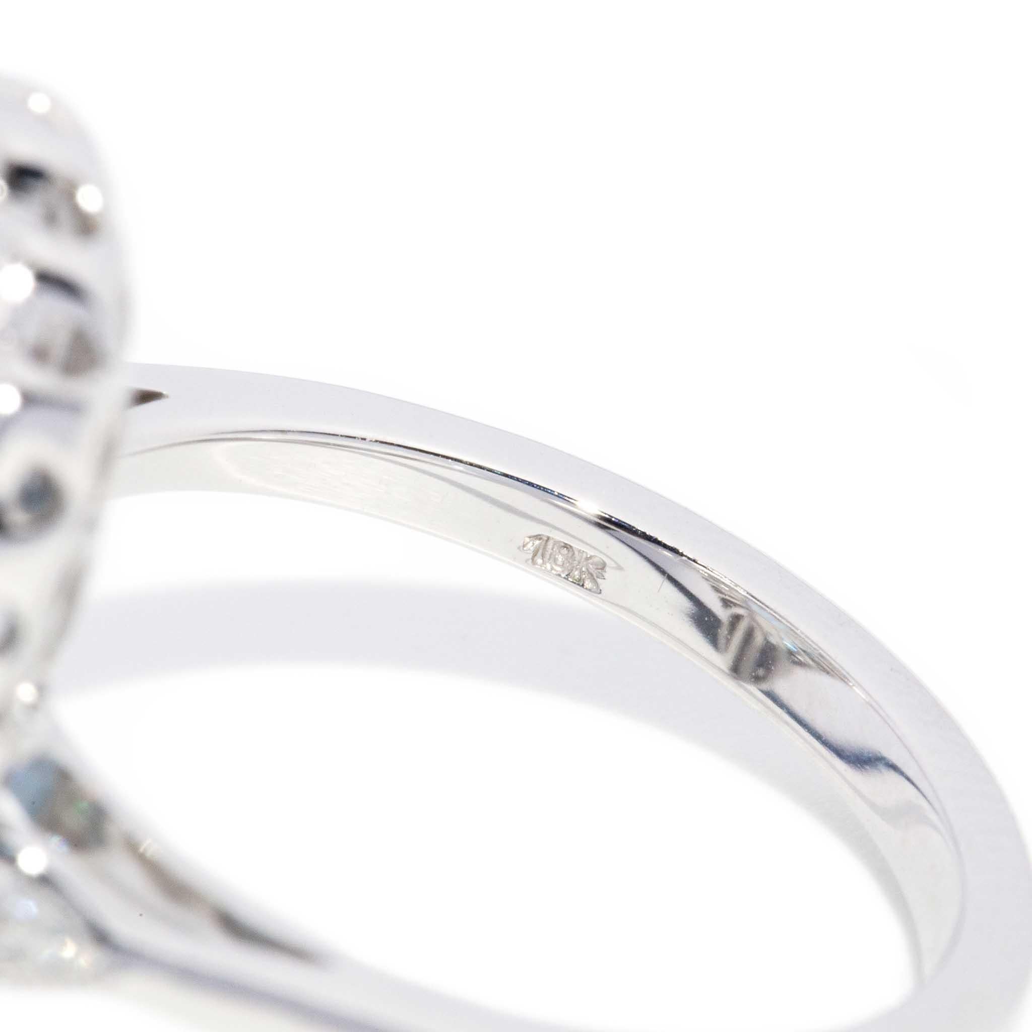 Contemporary 3.1 Carat Pear Cut Aquamarine & Diamond Halo Ring 18 Carat Gold For Sale 9