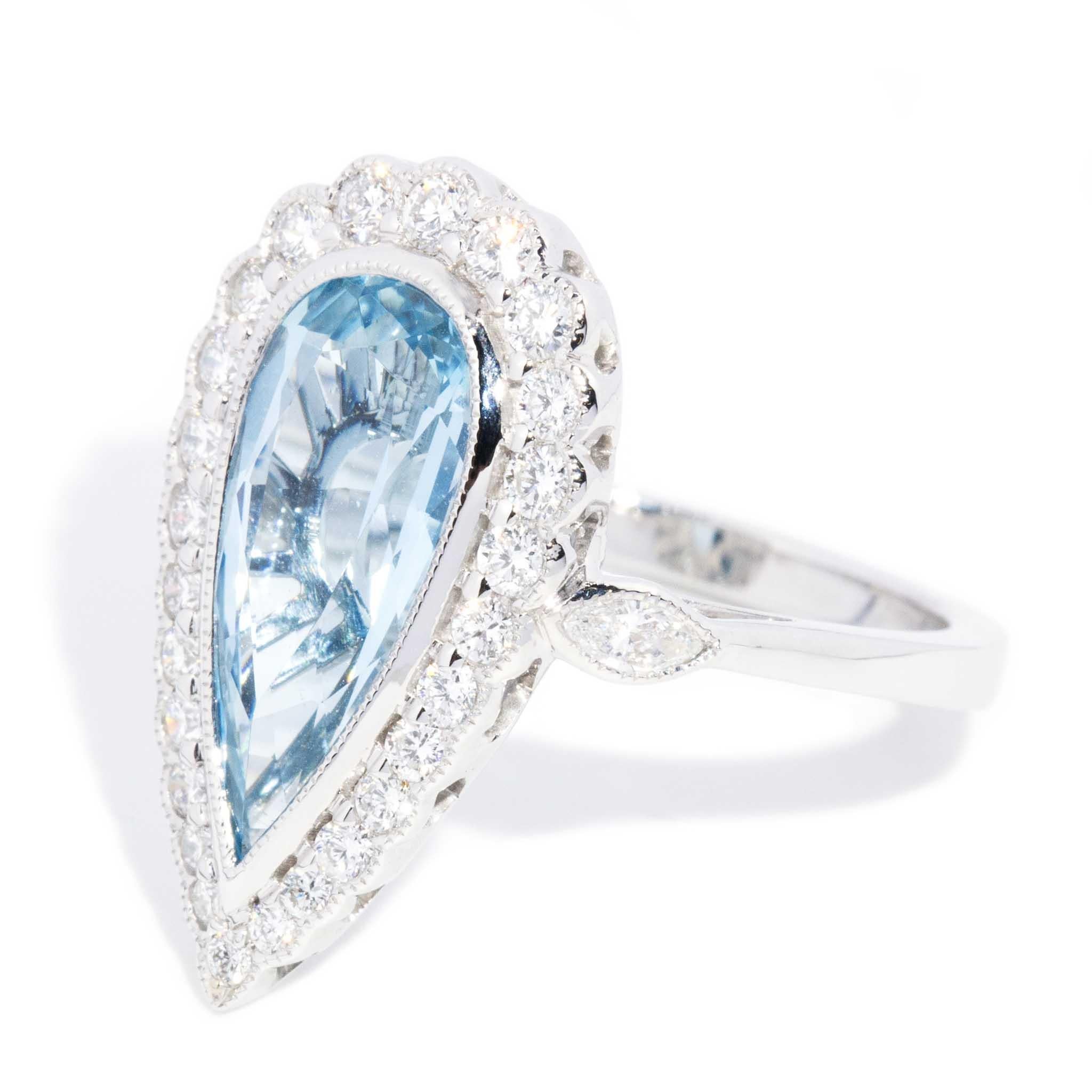 Contemporary 3.1 Carat Pear Cut Aquamarine & Diamond Halo Ring 18 Carat Gold In New Condition For Sale In Hamilton, AU