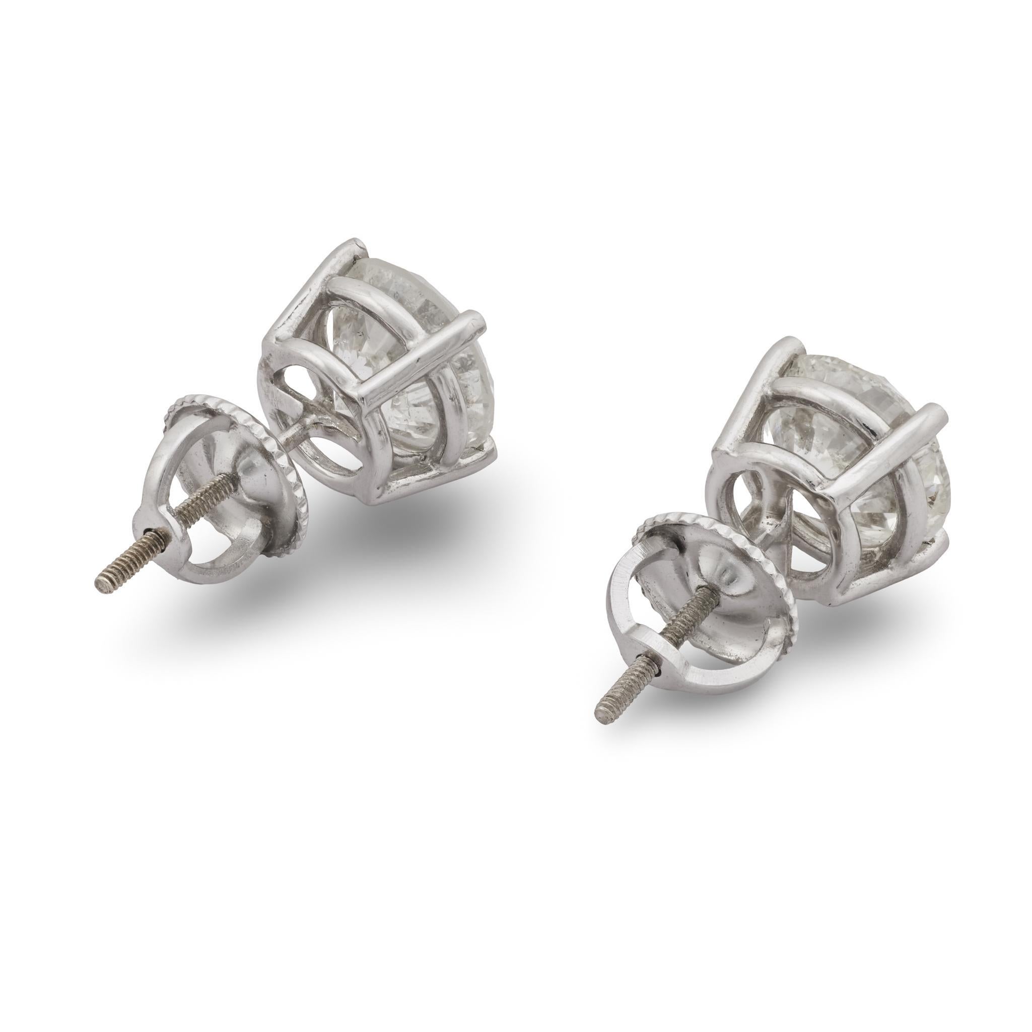 Clous d'oreilles contemporains en or blanc 14k avec diamants ronds de 3,10 carats et de taille brillante Excellent état - En vente à Beverly Hills, CA