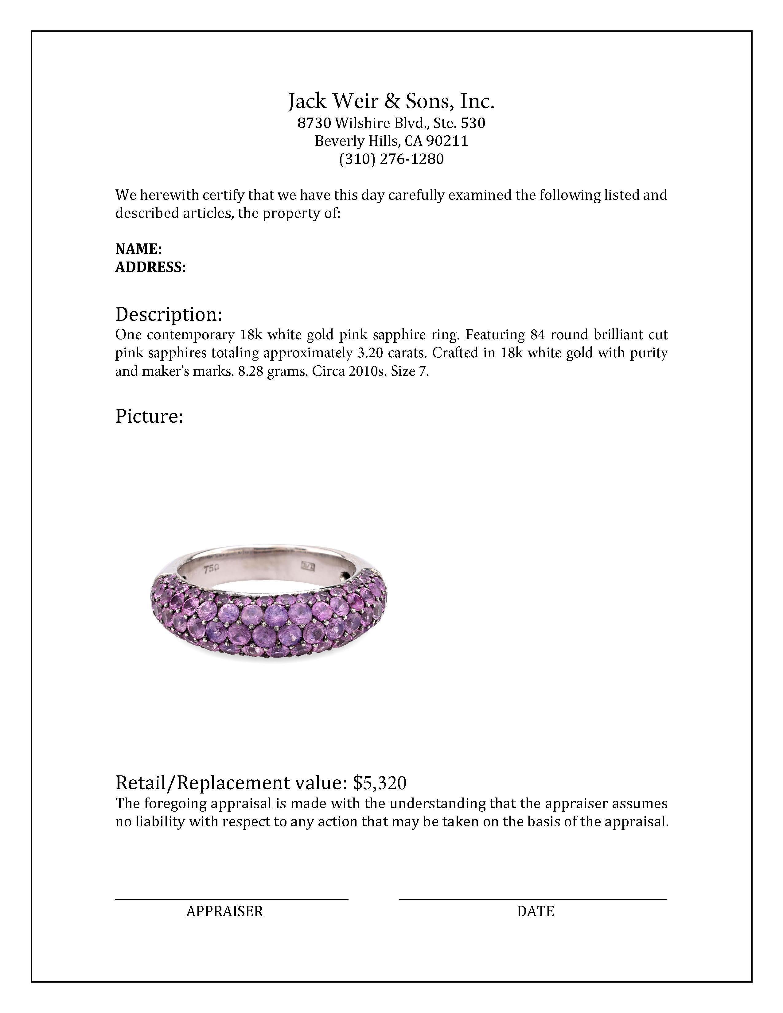 Bague contemporaine en or blanc 18k pavée de saphirs roses d'un poids total de 3,20 carats Unisexe en vente