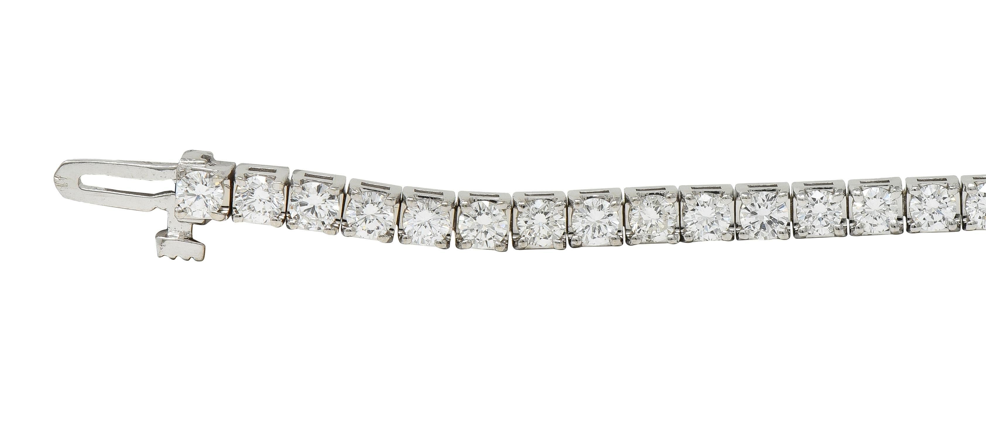 Contemporary 3.25 CTW Diamond 14 Karat White Gold Tennis Line Bracelet In Excellent Condition For Sale In Philadelphia, PA