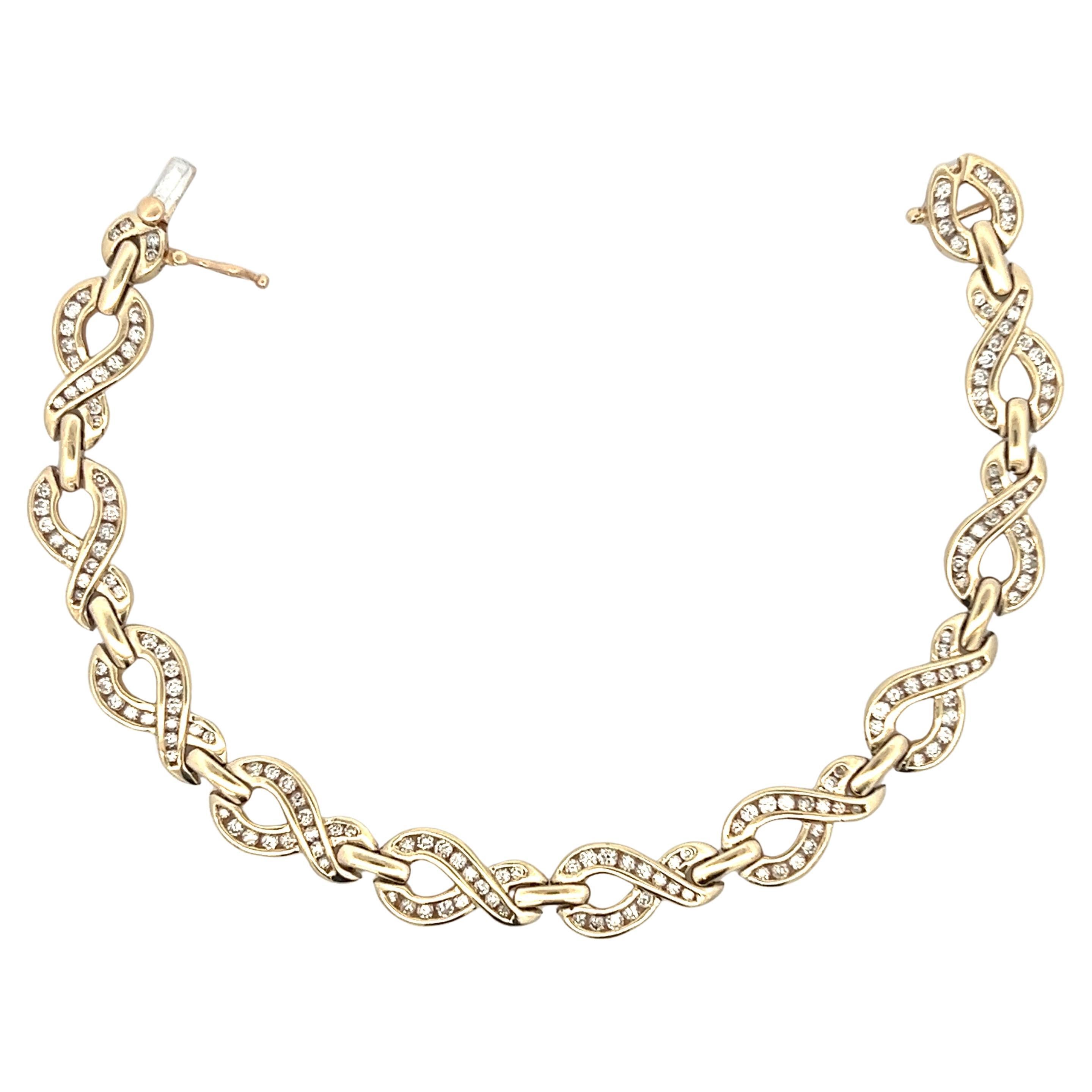 Round Cut Contemporary 3.25 TCW Diamond and 14k Yellow Gold Twisted Link Bracelet For Sale