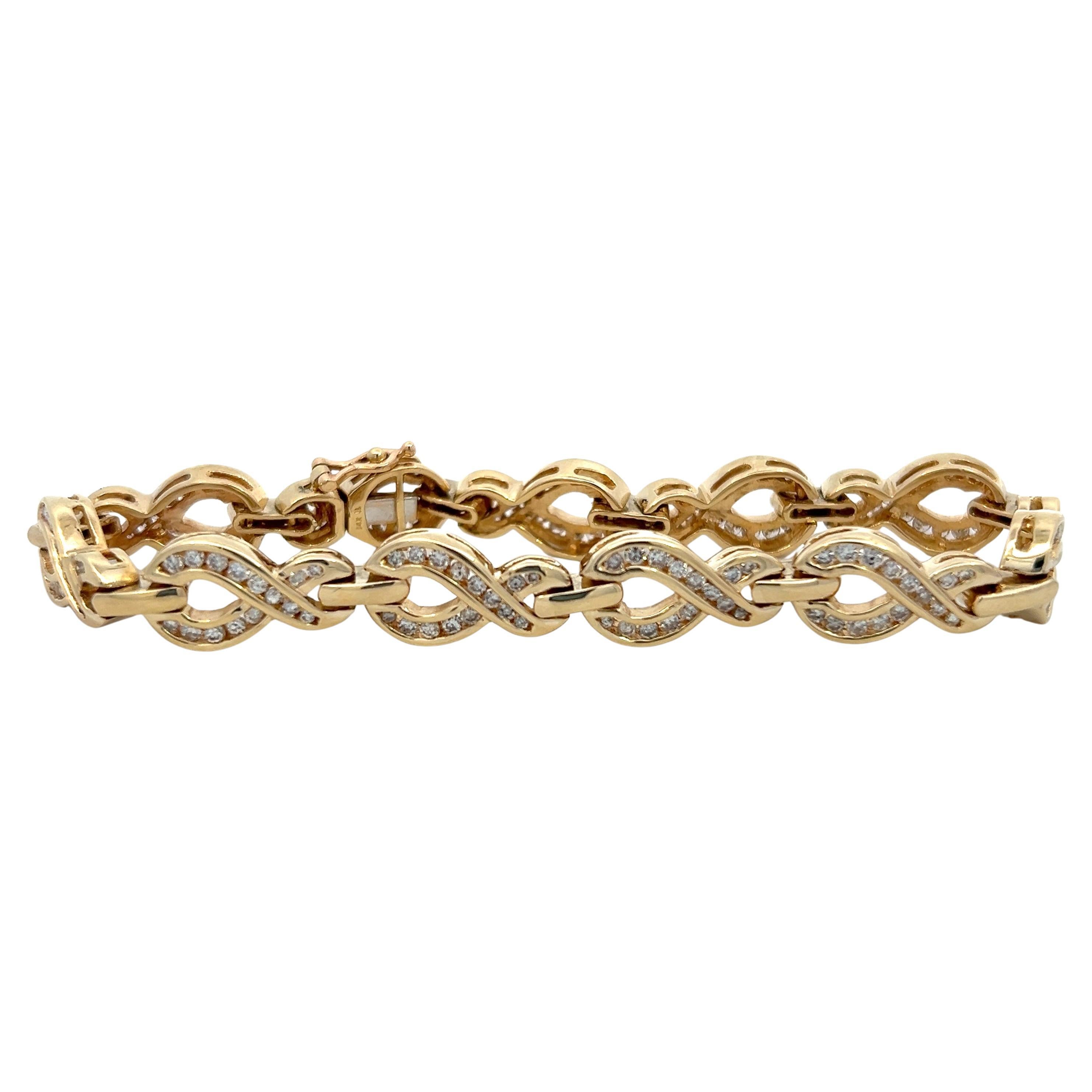 Women's or Men's Contemporary 3.25 TCW Diamond and 14k Yellow Gold Twisted Link Bracelet For Sale