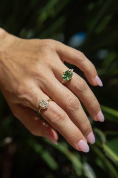 Contemporary 3.45 Carat Green Tourmaline & Diamond Ring 18 Carat Yellow Gold