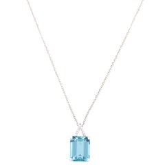 Contemporary 35 Carat Aquamarine Diamond Pendant Necklace