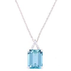 Contemporary 35 Carat Aquamarine Diamond Pendant Necklace