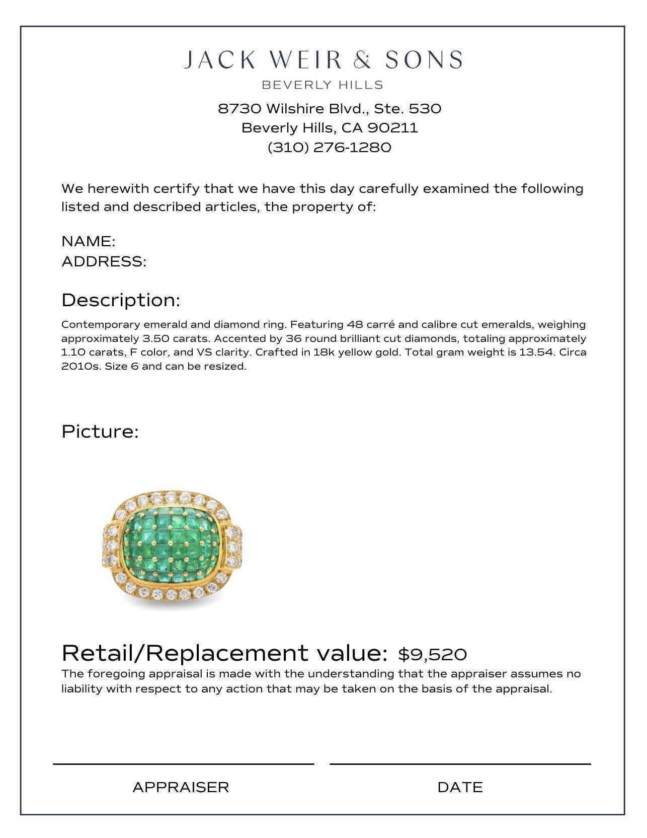Women's or Men's Contemporary 3.50 carat invisible set emerald diamond 18k yellow gold ring For Sale