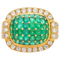 Contemporary 3.50 carat invisible set emerald diamond 18k yellow gold ring