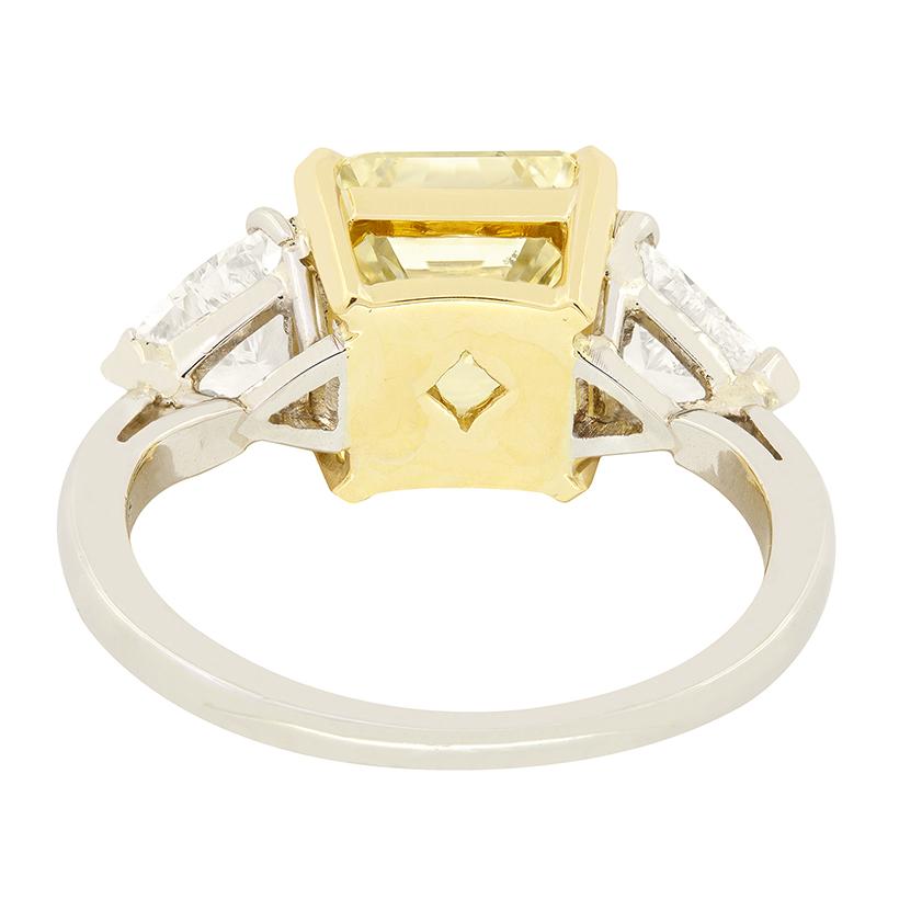 Radiant Cut Contemporary 3.50ct Yellow Diamond Trilogy Ring For Sale