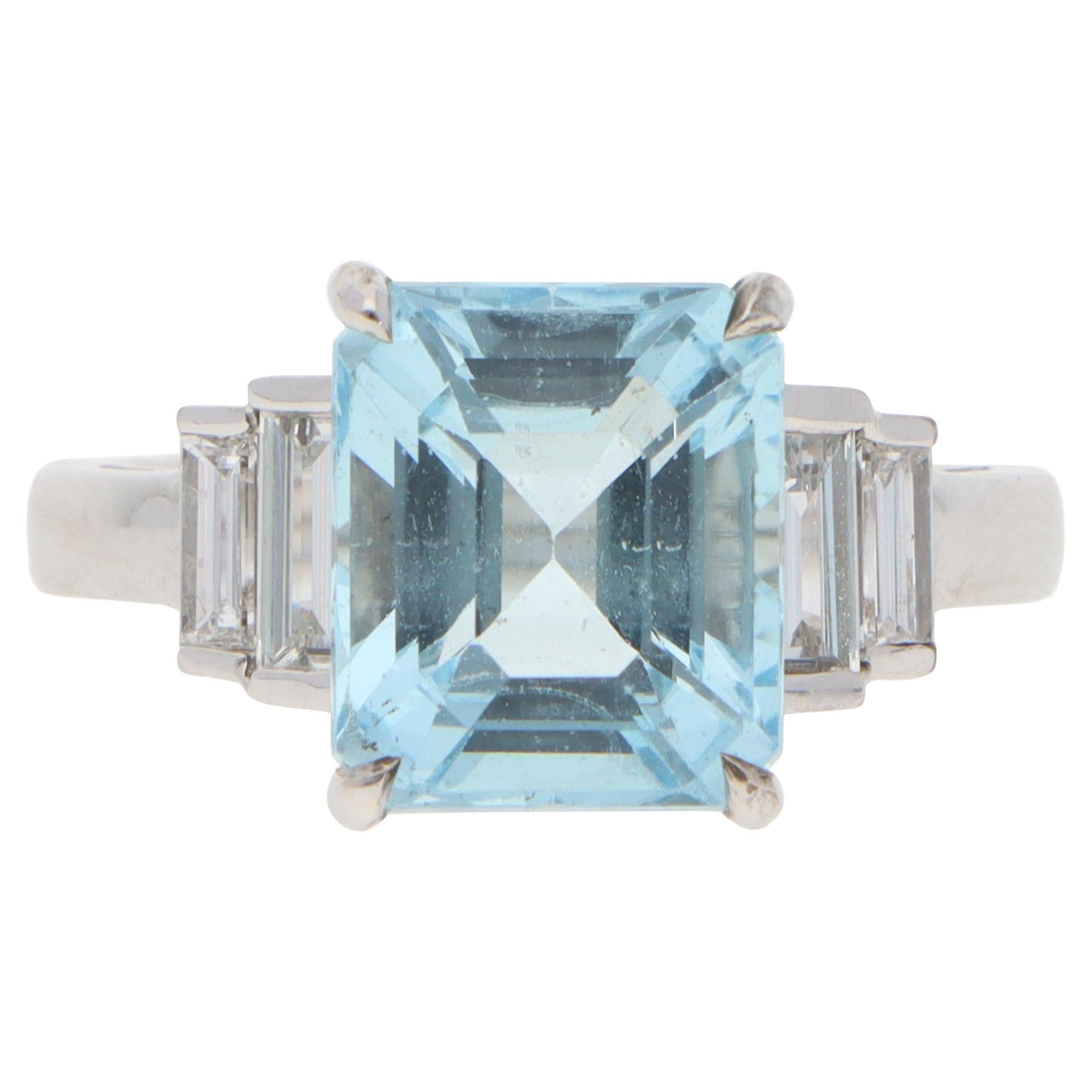 Bague contemporaine en or blanc avec aigue-marine et diamant de 3,51ct en vente