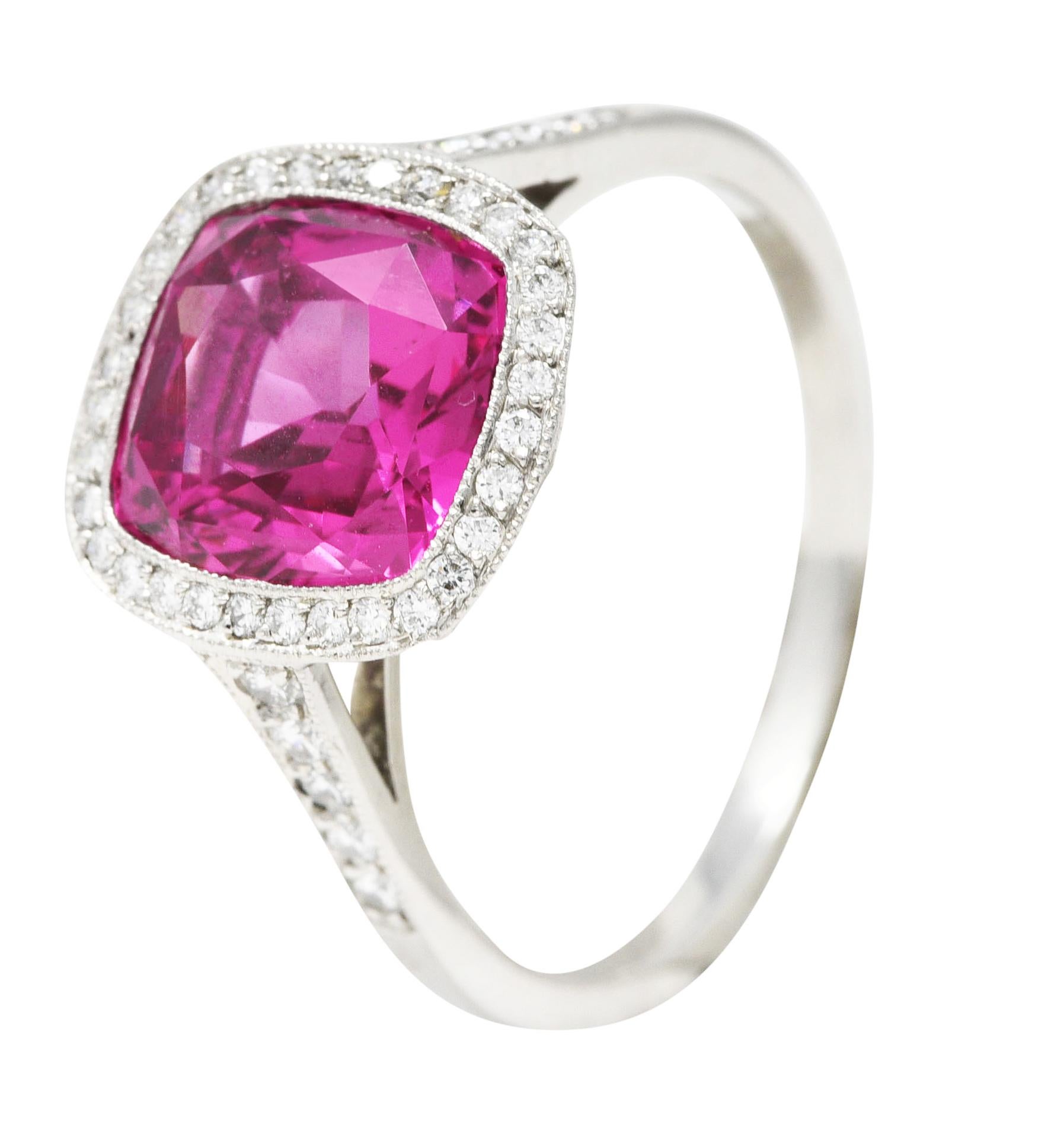 Contemporary 3.60 Carats Pink Sapphire Diamond Platinum Diamond Gemstone Ring For Sale 3