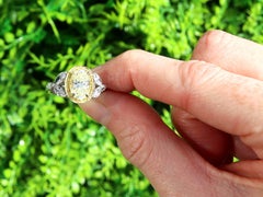 Anillo contemporáneo de platino con diamantes blancos y amarillos de 3,62 quilates Circa 1995