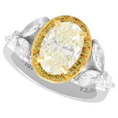 Anillo contemporáneo de platino con diamantes blancos y amarillos de 3,62 quilates Circa 1995