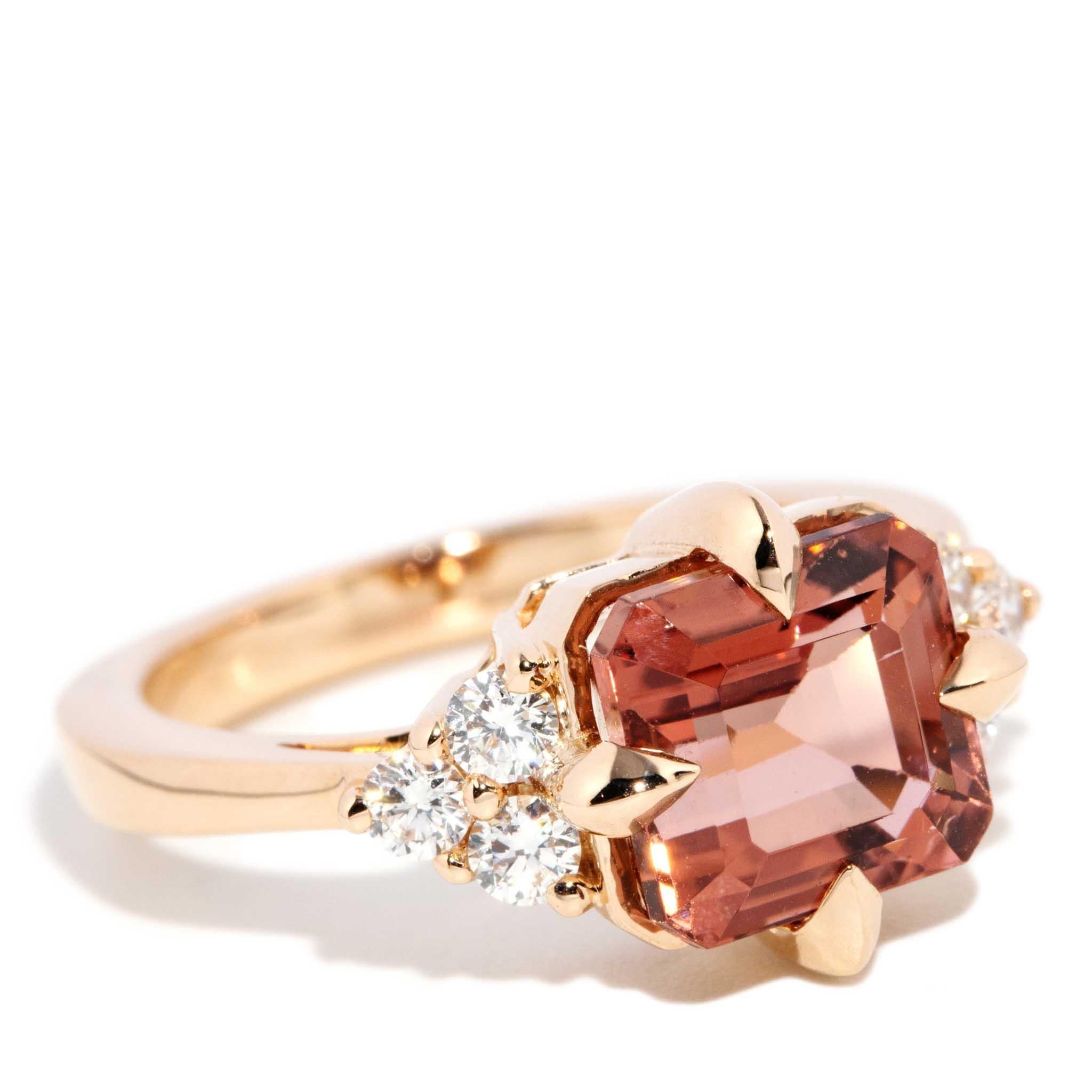 Anillo contemporáneo de oro de 18 ct con turmalina naranja melocotón y diamantes de 3,72 ct Contemporáneo en venta