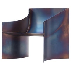 Zeitgenössischer Stuhl aus gehärtetem Stahl - Ein gebogener Stuhl von Studio Narra