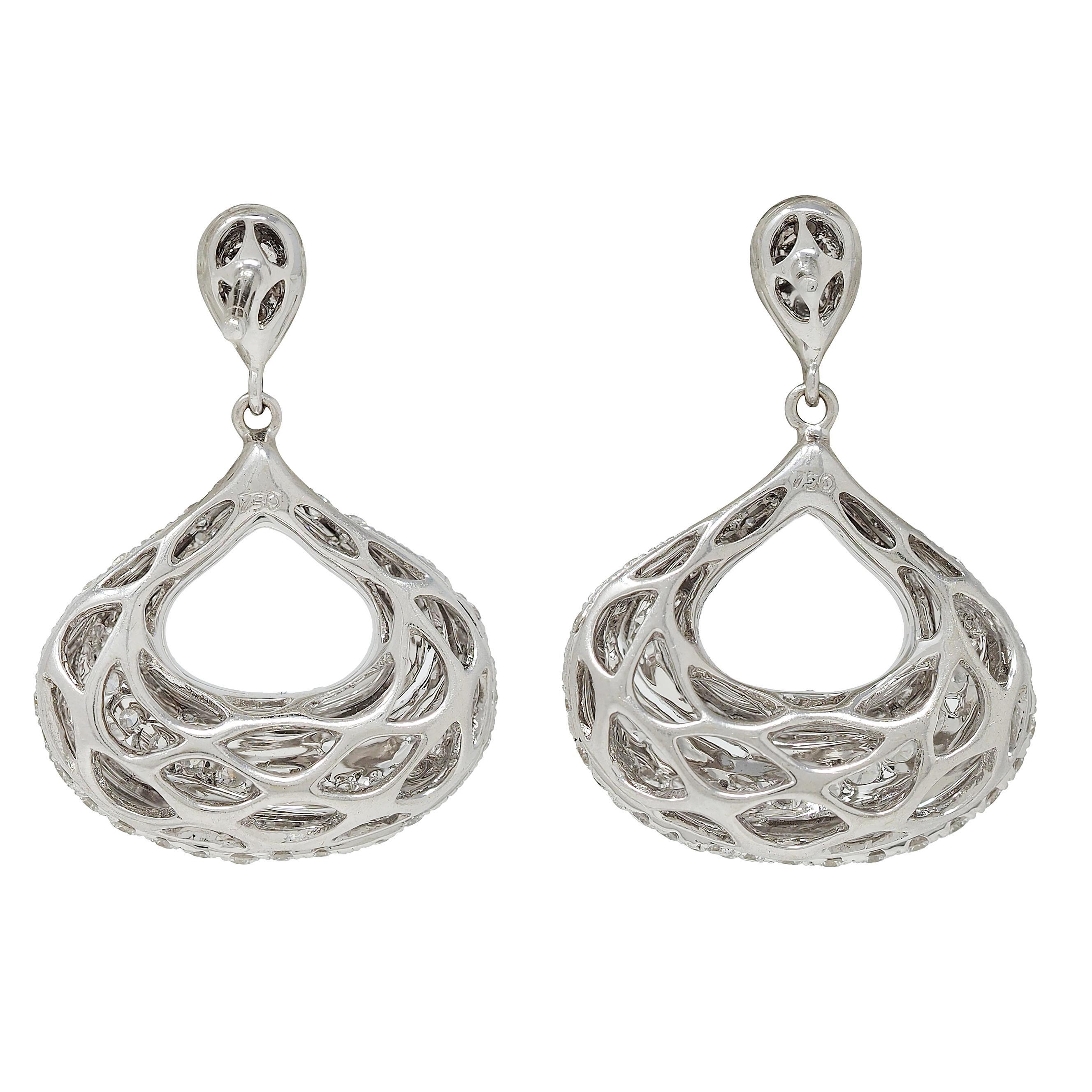 Pendientes de Gota Contemporáneos de Oro de 18 Kilates con Diamantes de 4,20 quilates en Excelente estado para la venta en Philadelphia, PA