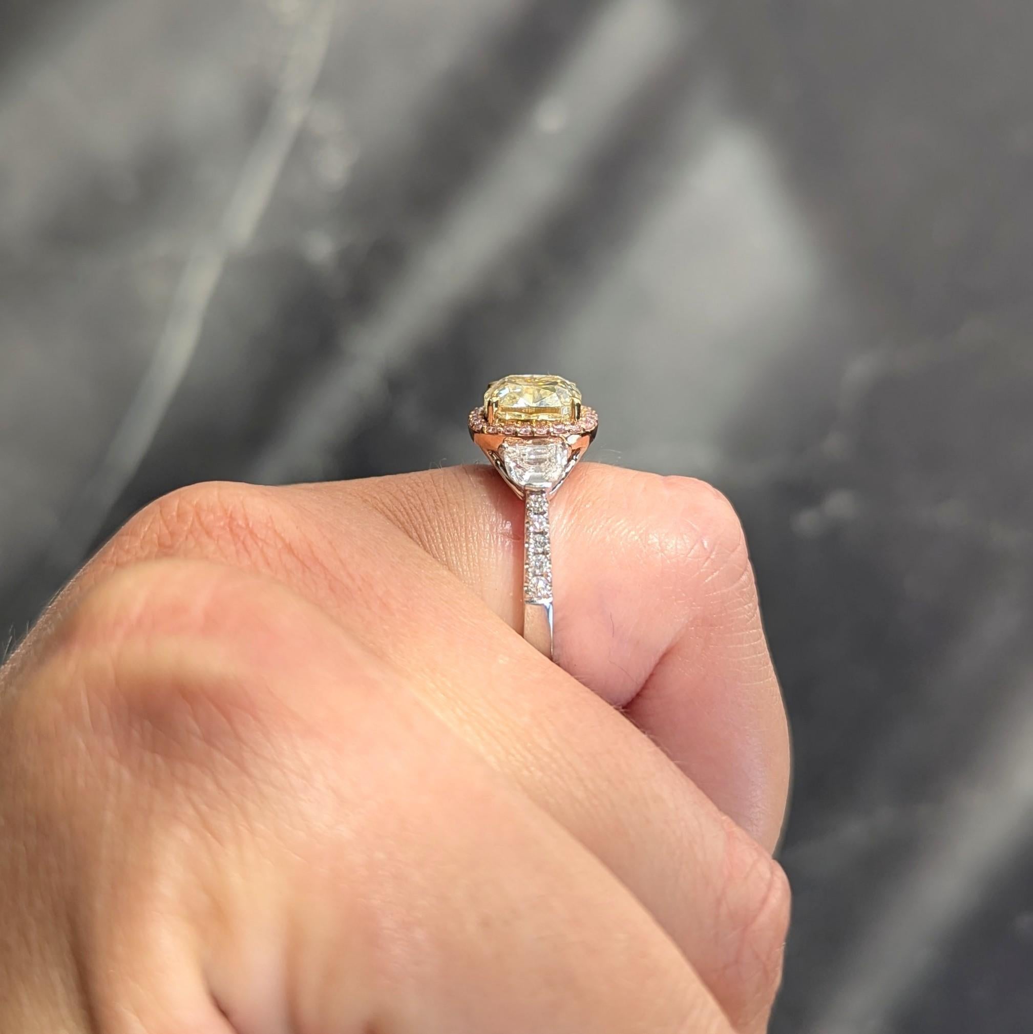 Bague de fiançailles contemporaine en or 18 carats avec 4,23 CTW de diamant jaune clair fantaisie 5