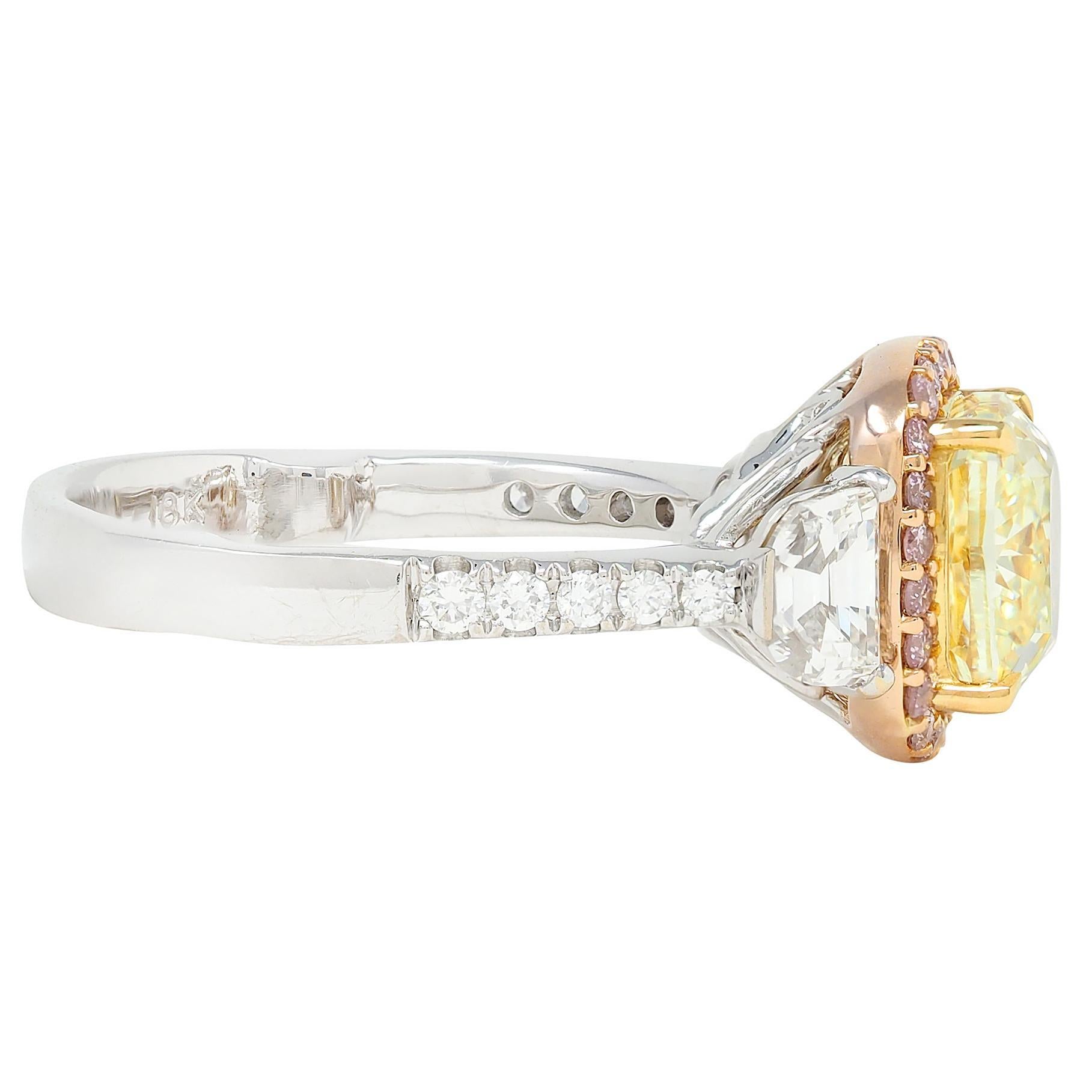 Contemporain Bague de fiançailles contemporaine en or 18 carats avec 4,23 CTW de diamant jaune clair fantaisie