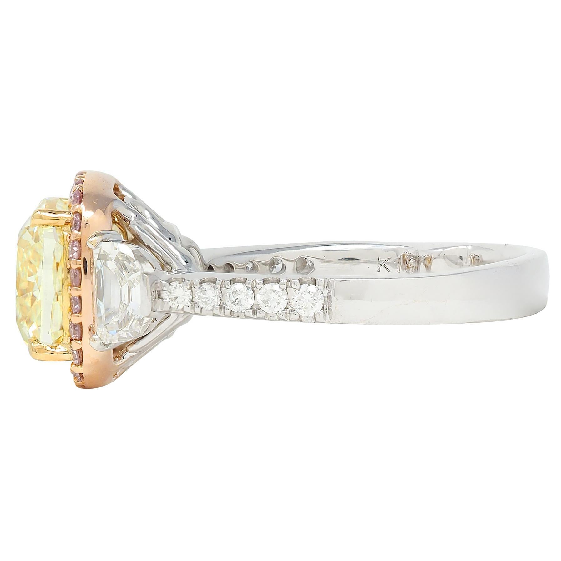 Bague de fiançailles contemporaine en or 18 carats avec 4,23 CTW de diamant jaune clair fantaisie Excellent état à Philadelphia, PA