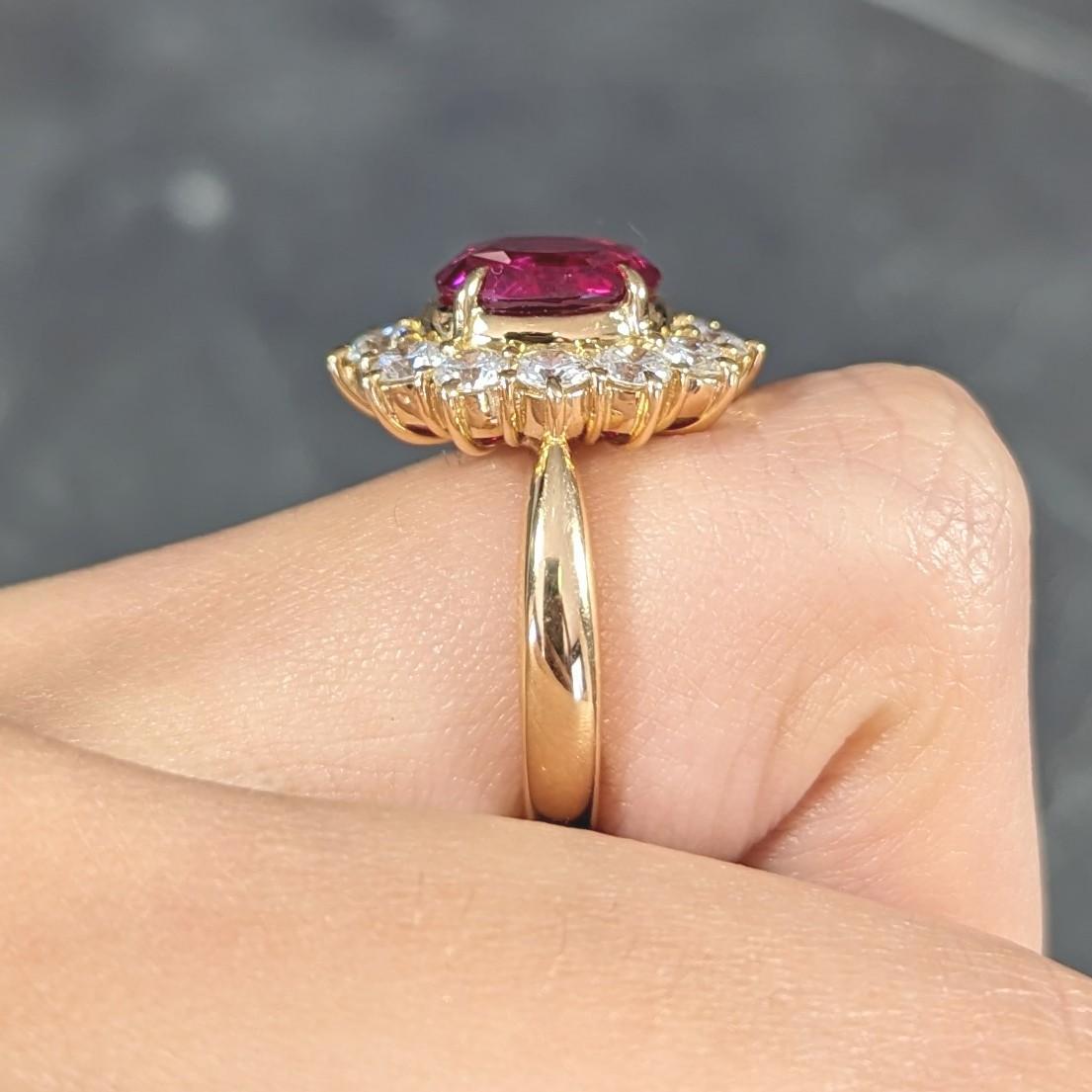 Contemporary 4.28 CTW Oval Step Cut Ruby Diamond 18 Karat Yellow Gold Ring For Sale 7