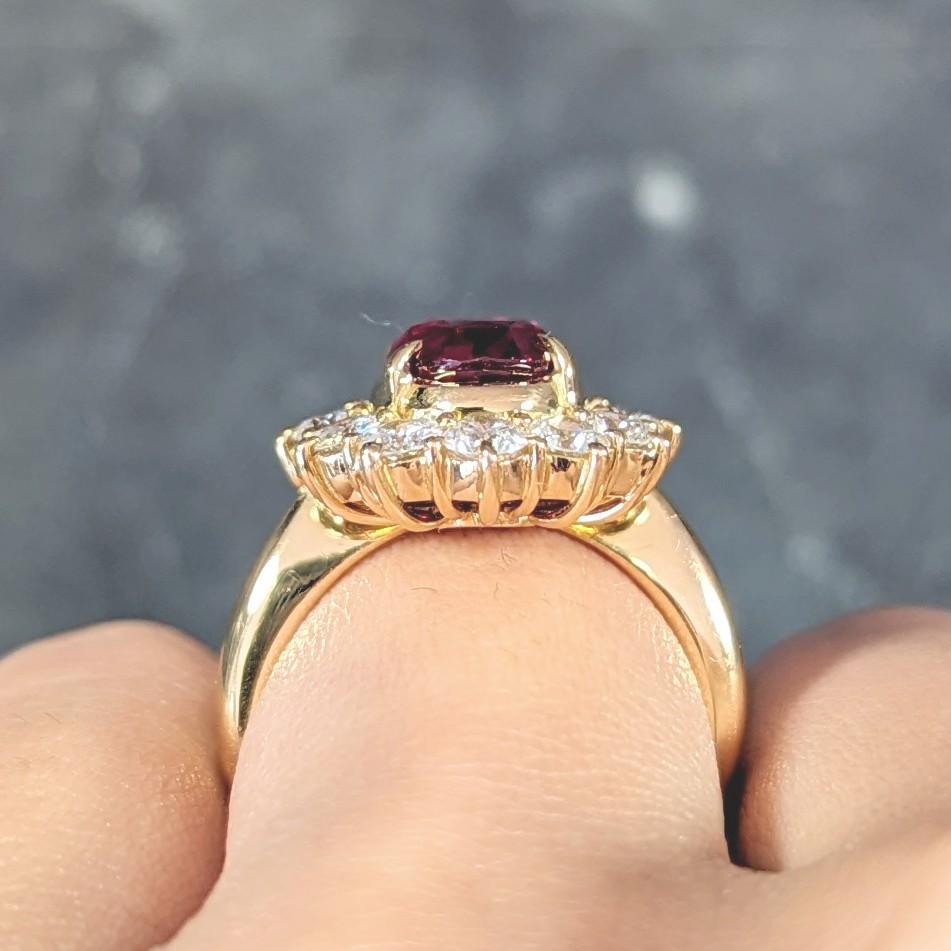 Contemporary 4.28 CTW Oval Step Cut Ruby Diamond 18 Karat Yellow Gold Ring For Sale 8