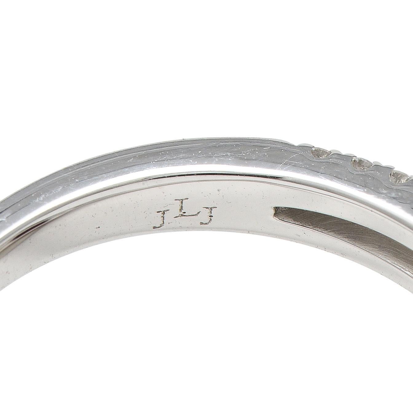 Anello contemporaneo a tre pietre con tormalina e diamante in oro bianco 18 carati da 4,32 CTW In condizioni ottime in vendita a Philadelphia, PA