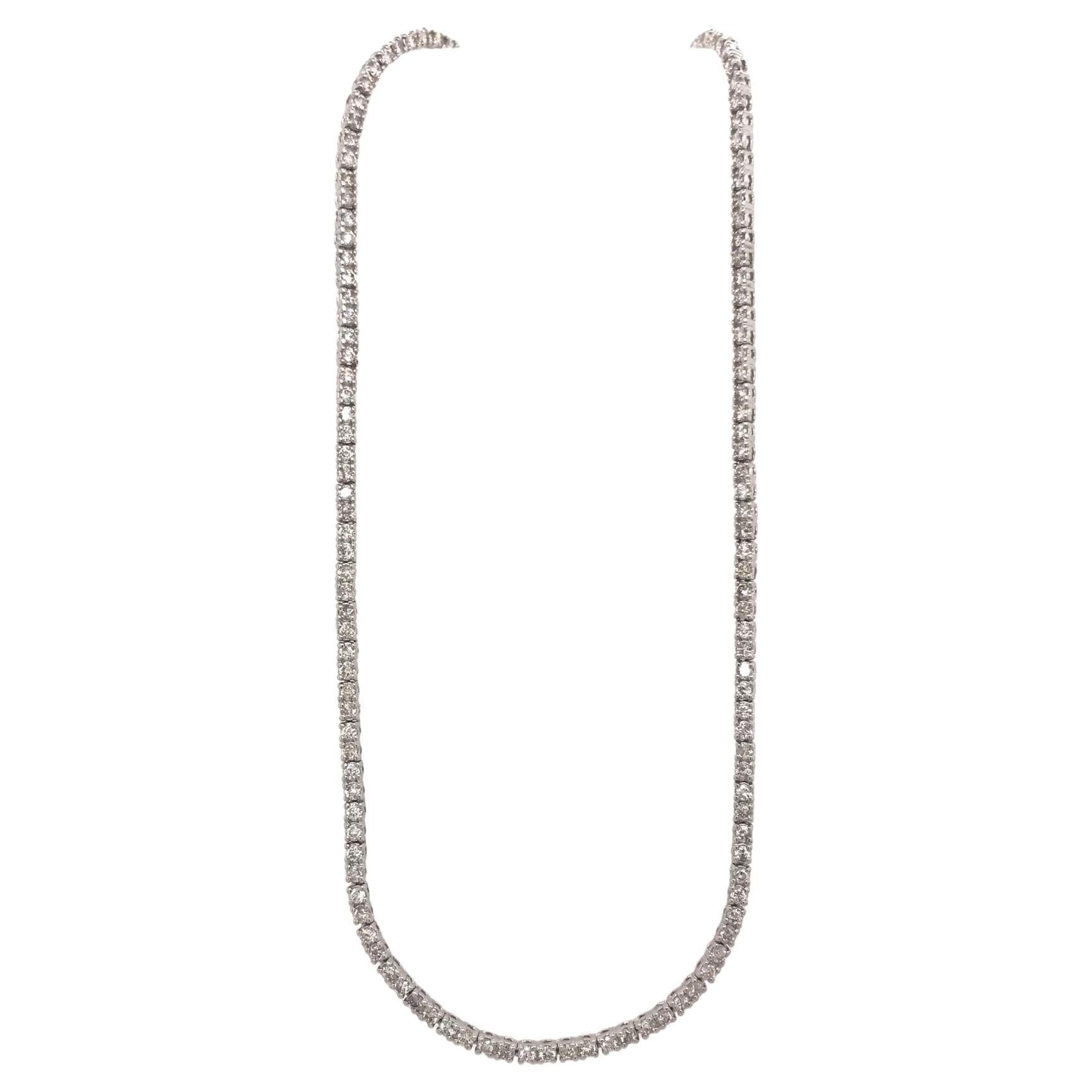 Contemporary 4.40 Carat Diamond Tennis Necklace For Sale