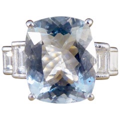 Contemporary 4.60 Carat Aquamarine and Diamond Ring in 18 Carat White Gold