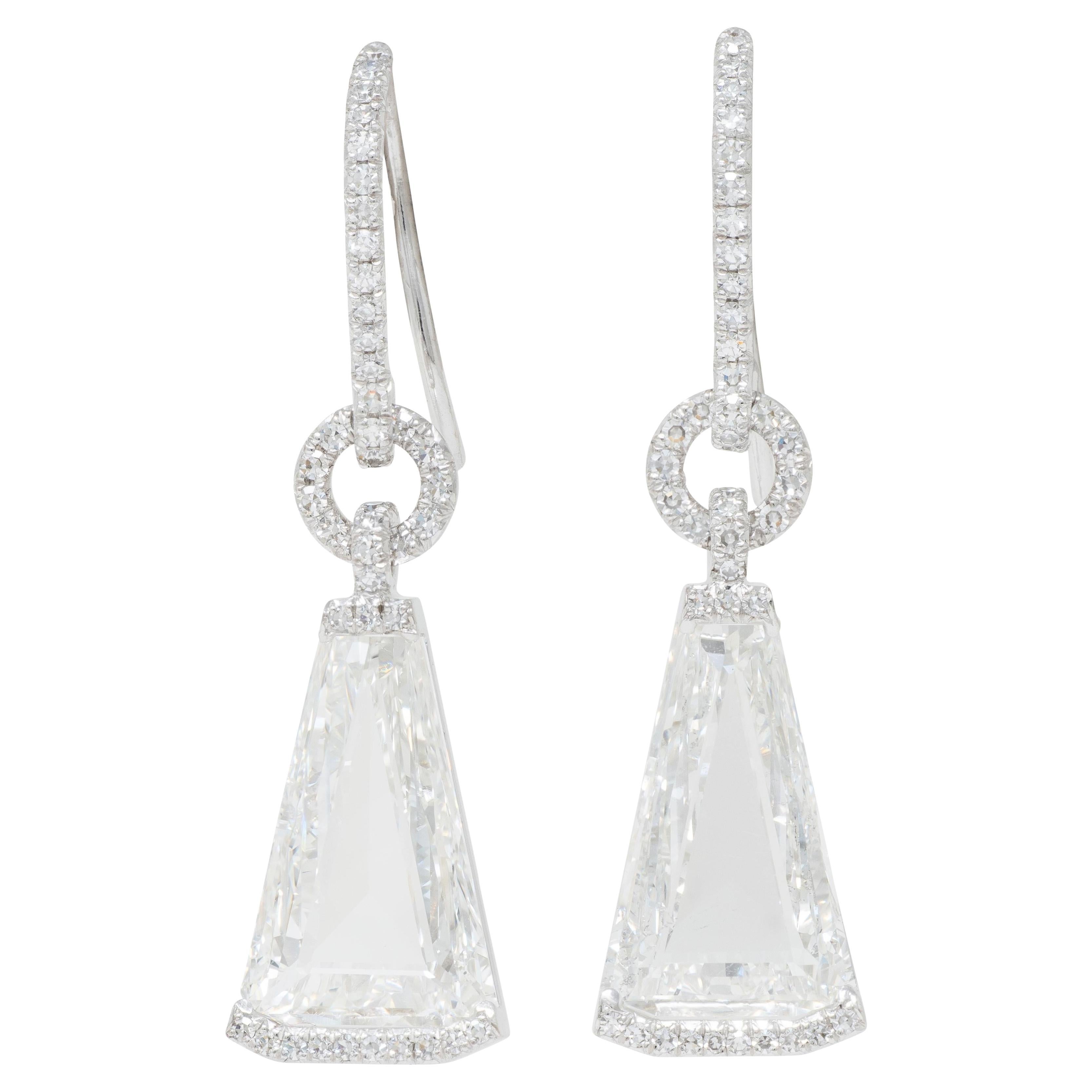 Contemporary 4.62 CTW Trapezoid Diamond 18 Karat White Gold Drop Earrings For Sale