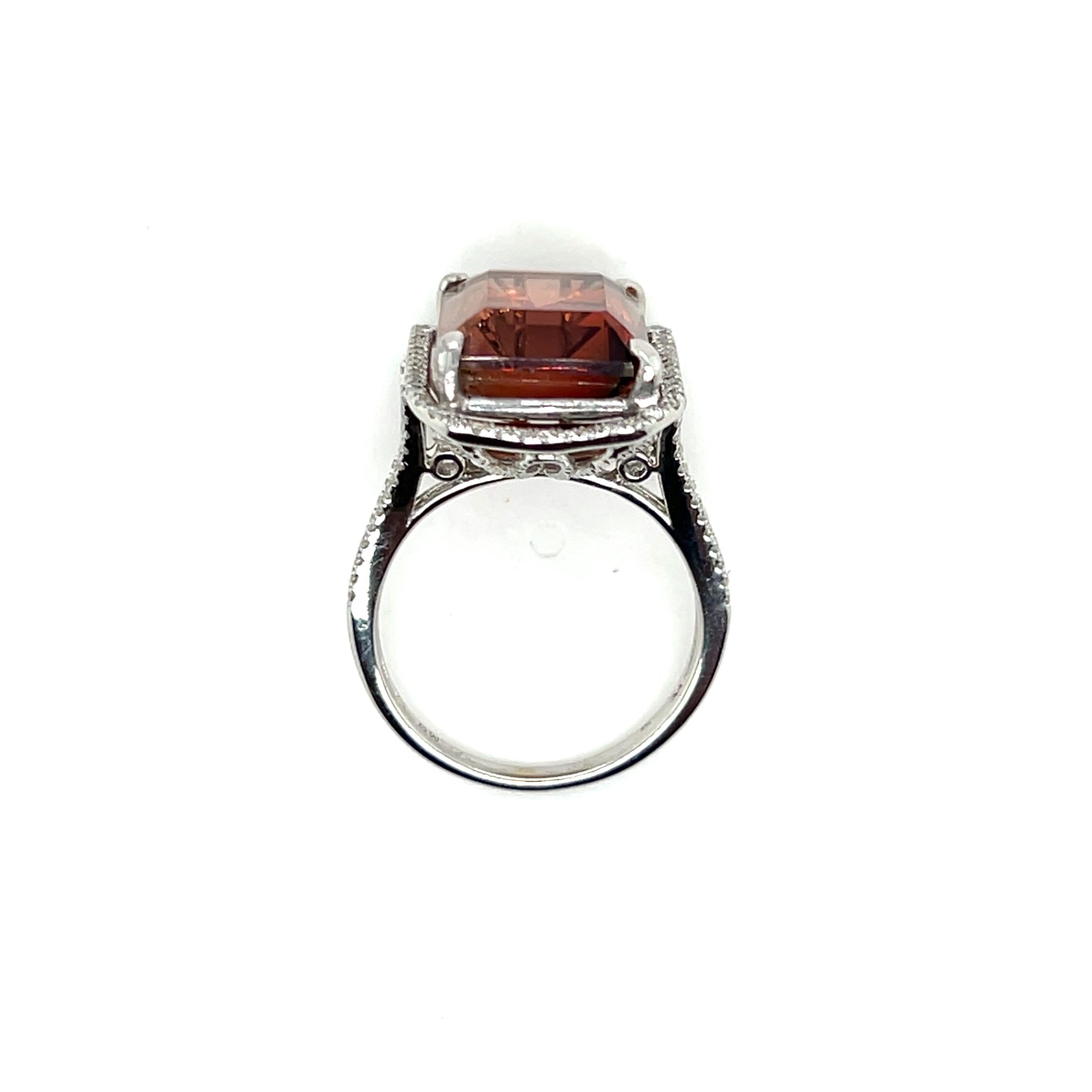 Anillo de cóctel contemporáneo de oro blanco de 14k con piedra solar y diamantes de 5,5 quilates en venta 3