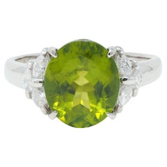 Zeitgenössischer 5.91 CTW Peridot Diamant Platin Cluster Ring